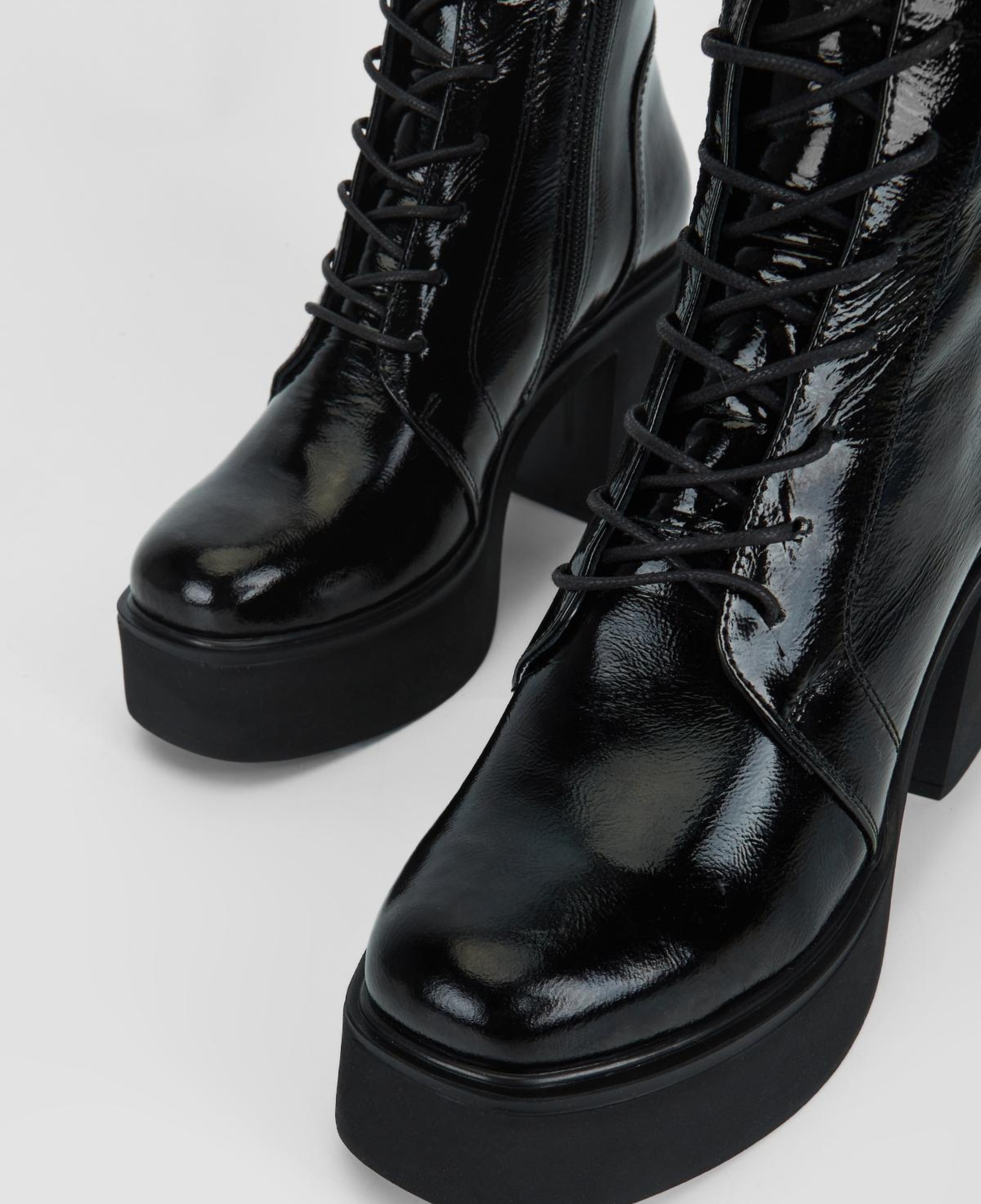 Valmenti Kadın Hakiki Deri Siyah Kırışık Rugan Topuklu Bot