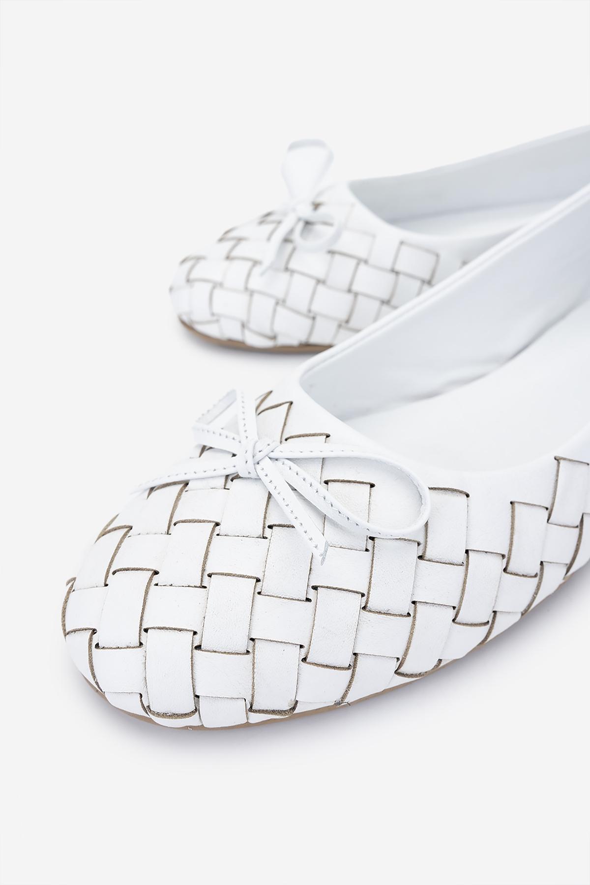 Valmenti Kadın Hakiki Deri Beyaz Babet Ayakkabı