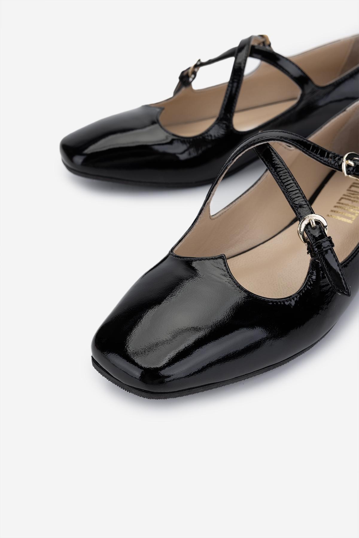 Valmenti Kadın Hakiki Deri Siyah Rugan Babet Ayakkabı