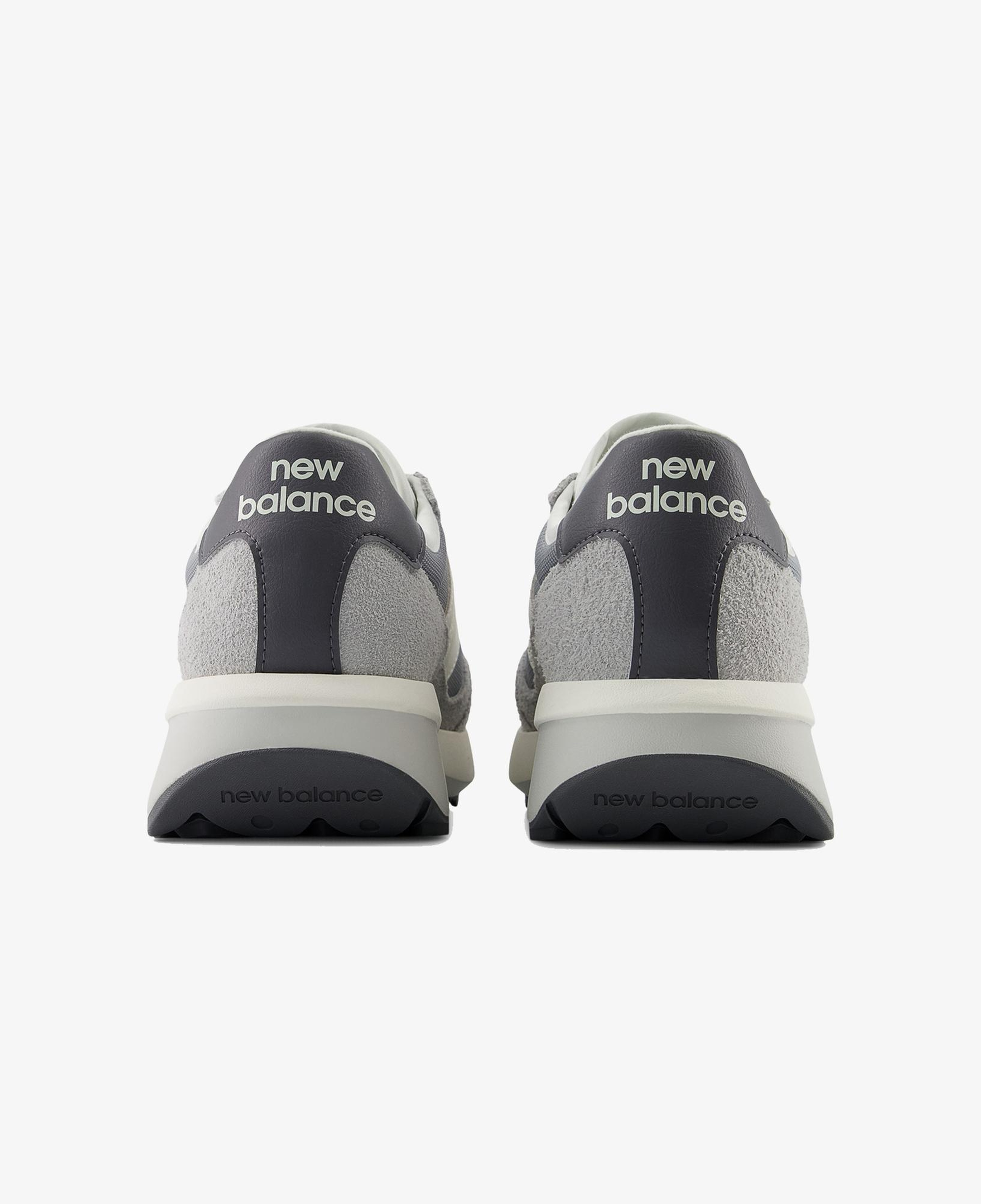 New Balance 370  Lifestyle   Kadın Gri Spor Ayakkabı