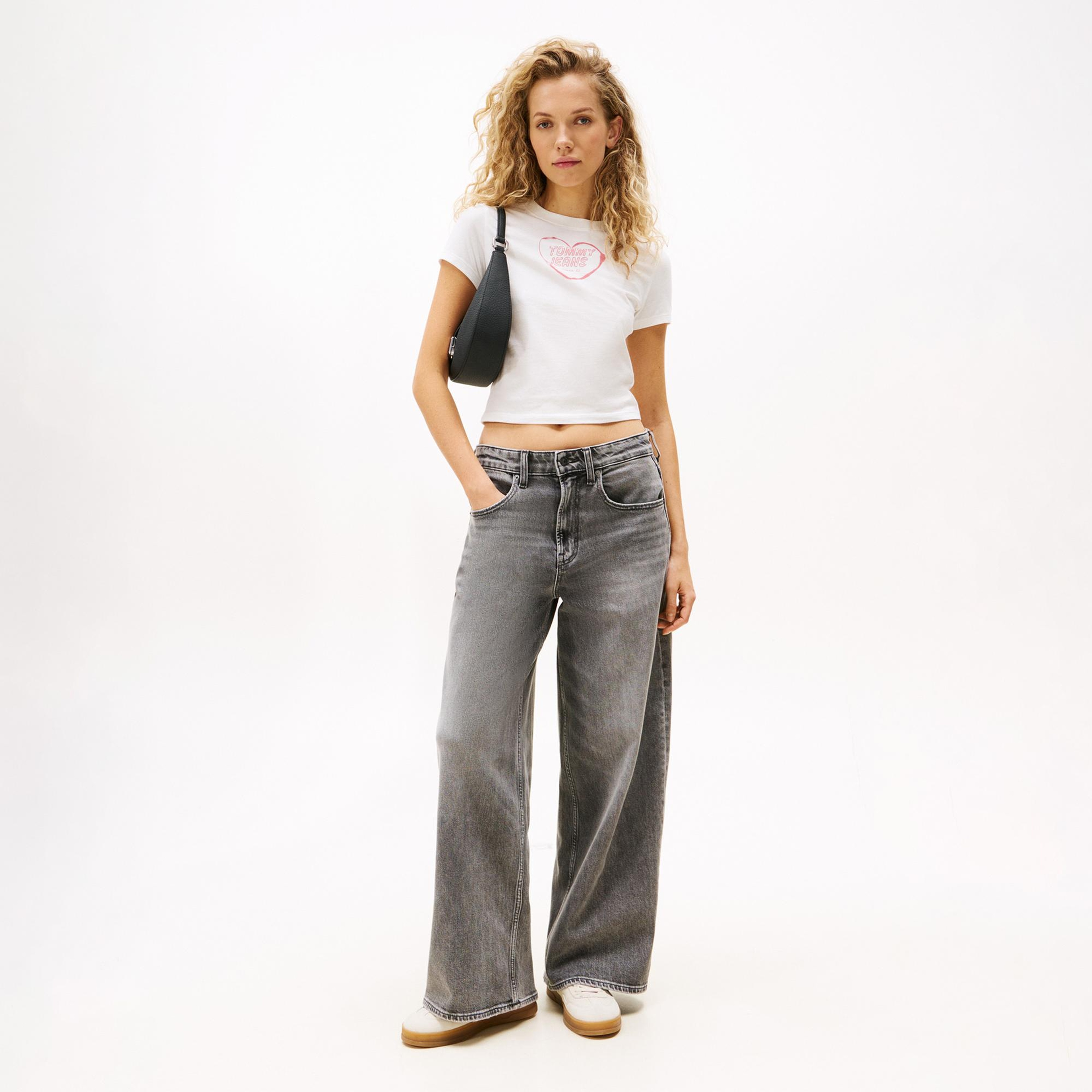 Tommy Jeans Crop Heart Slim Kadın Beyaz T-Shirt