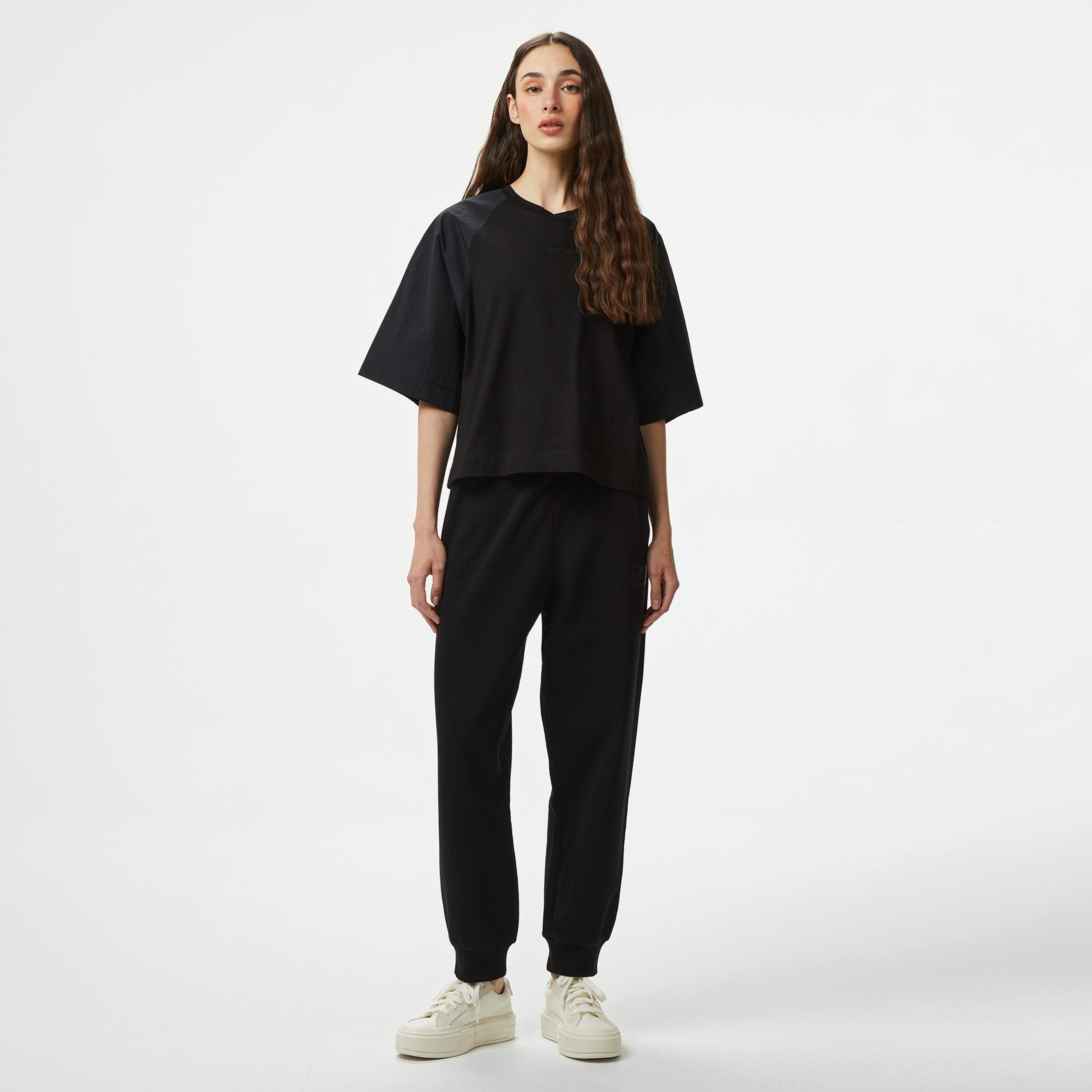 Emporio Armani Raglan Bloklu Kadın Siyah Crop T-Shirt