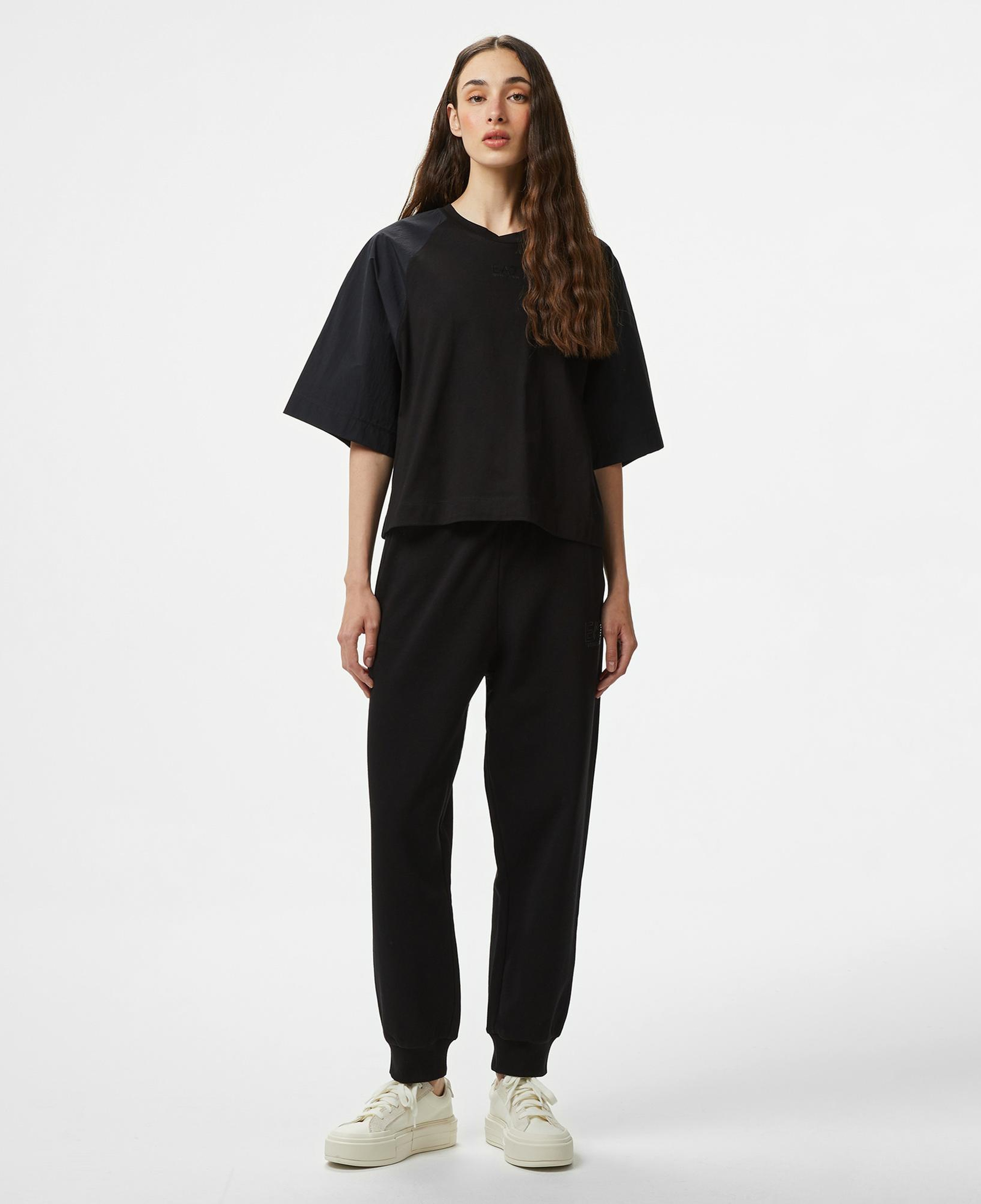 Emporio Armani Raglan Bloklu Kadın Siyah Crop T-Shirt