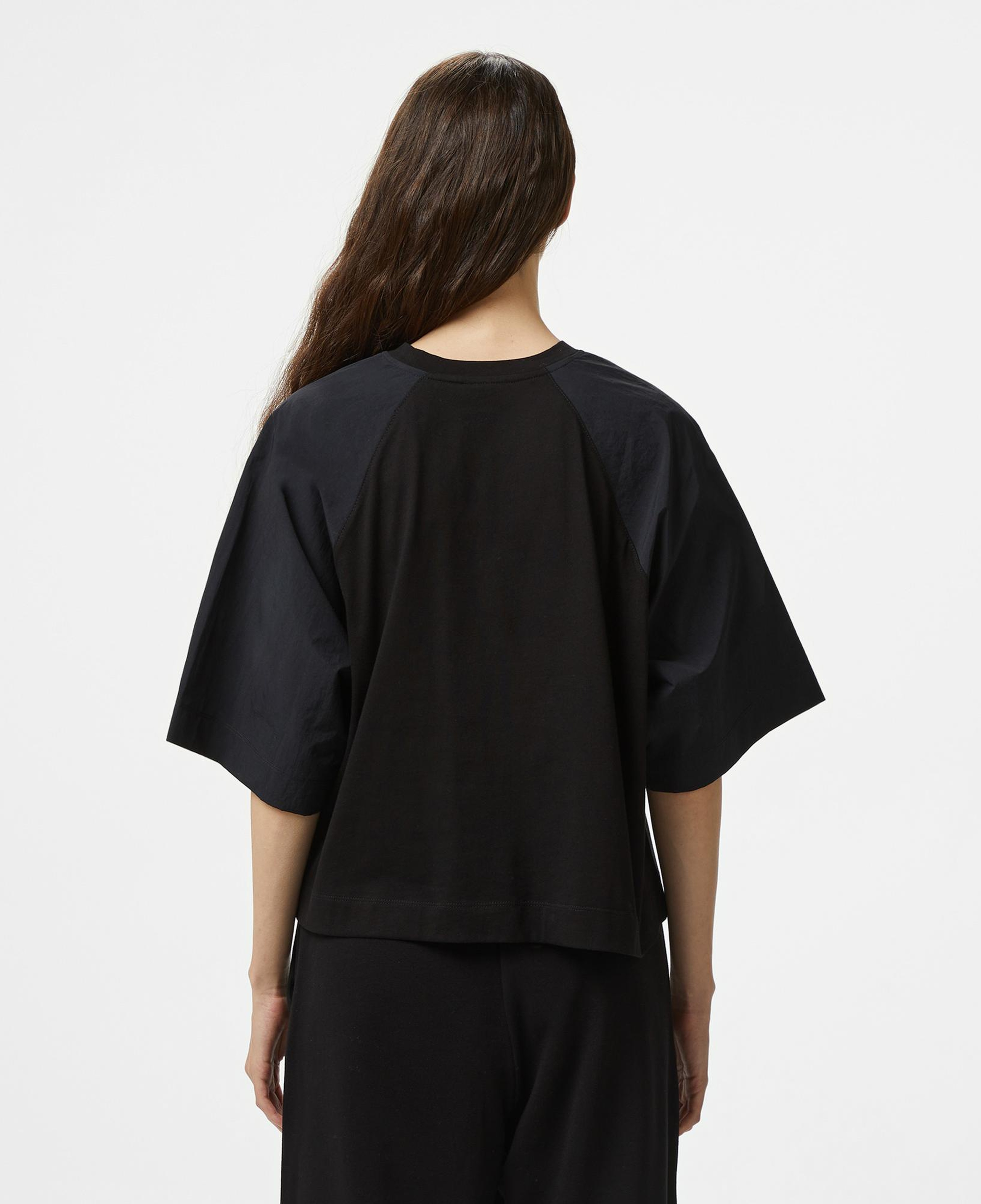 Emporio Armani Raglan Bloklu Kadın Siyah Crop T-Shirt