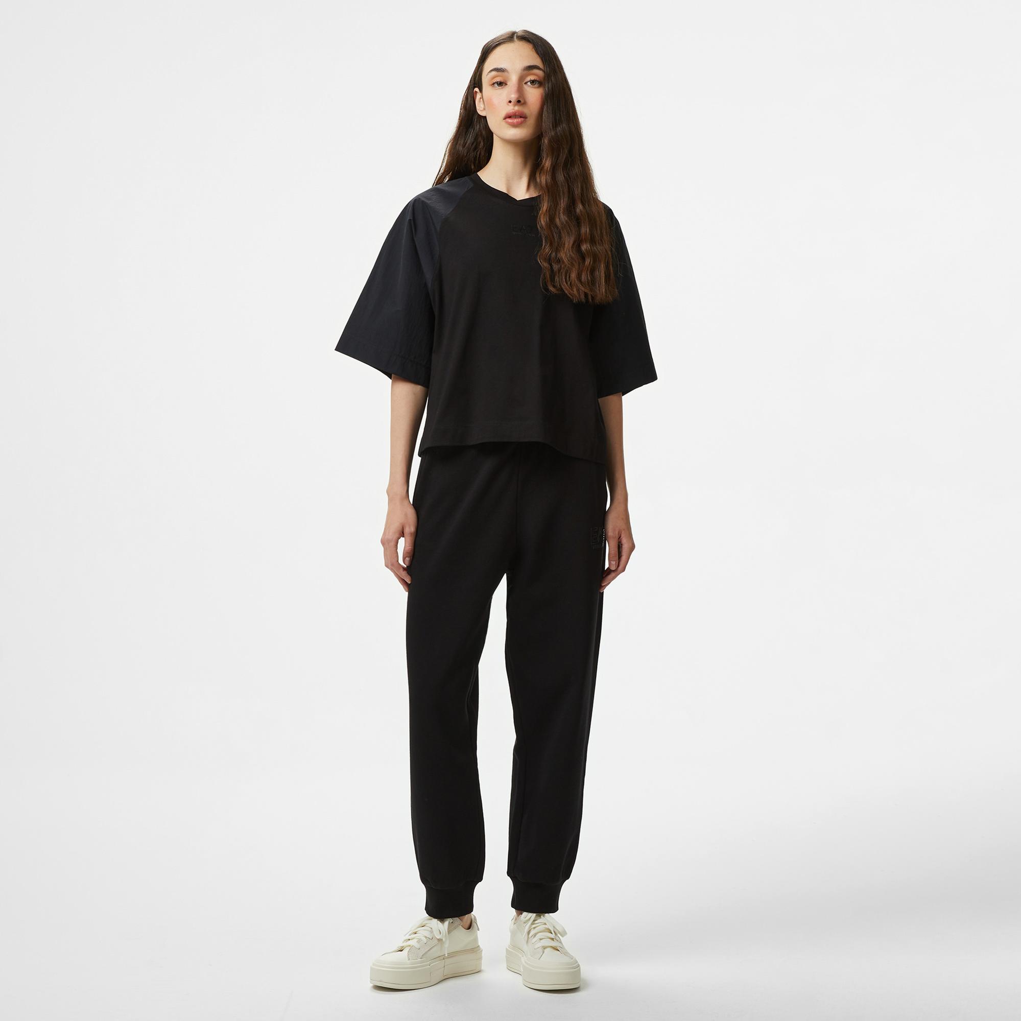 Emporio Armani Raglan Bloklu Kadın Siyah Crop T-Shirt