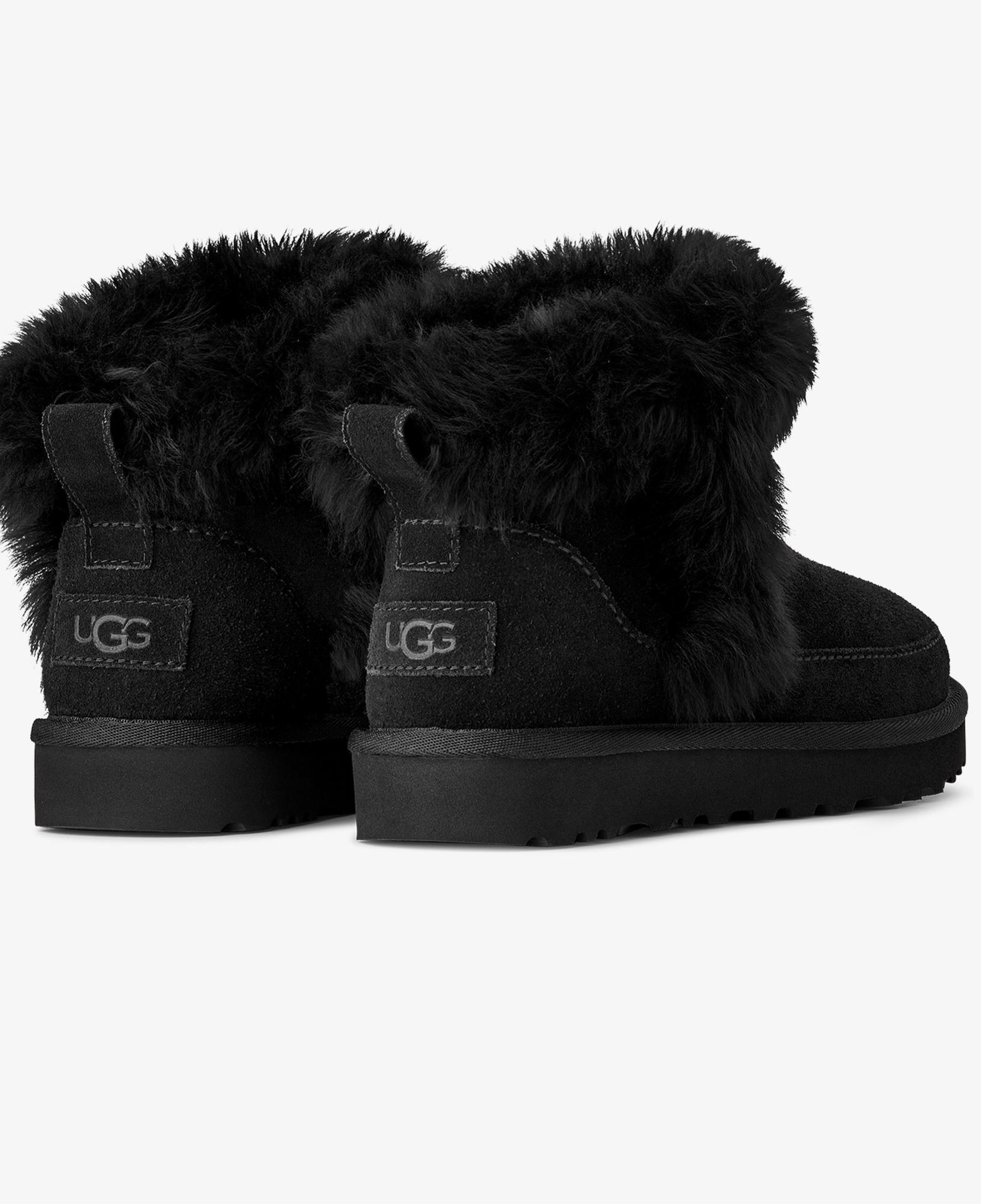 UGG Classic Ultra Mini Chalet Kadın Siyah Bot
