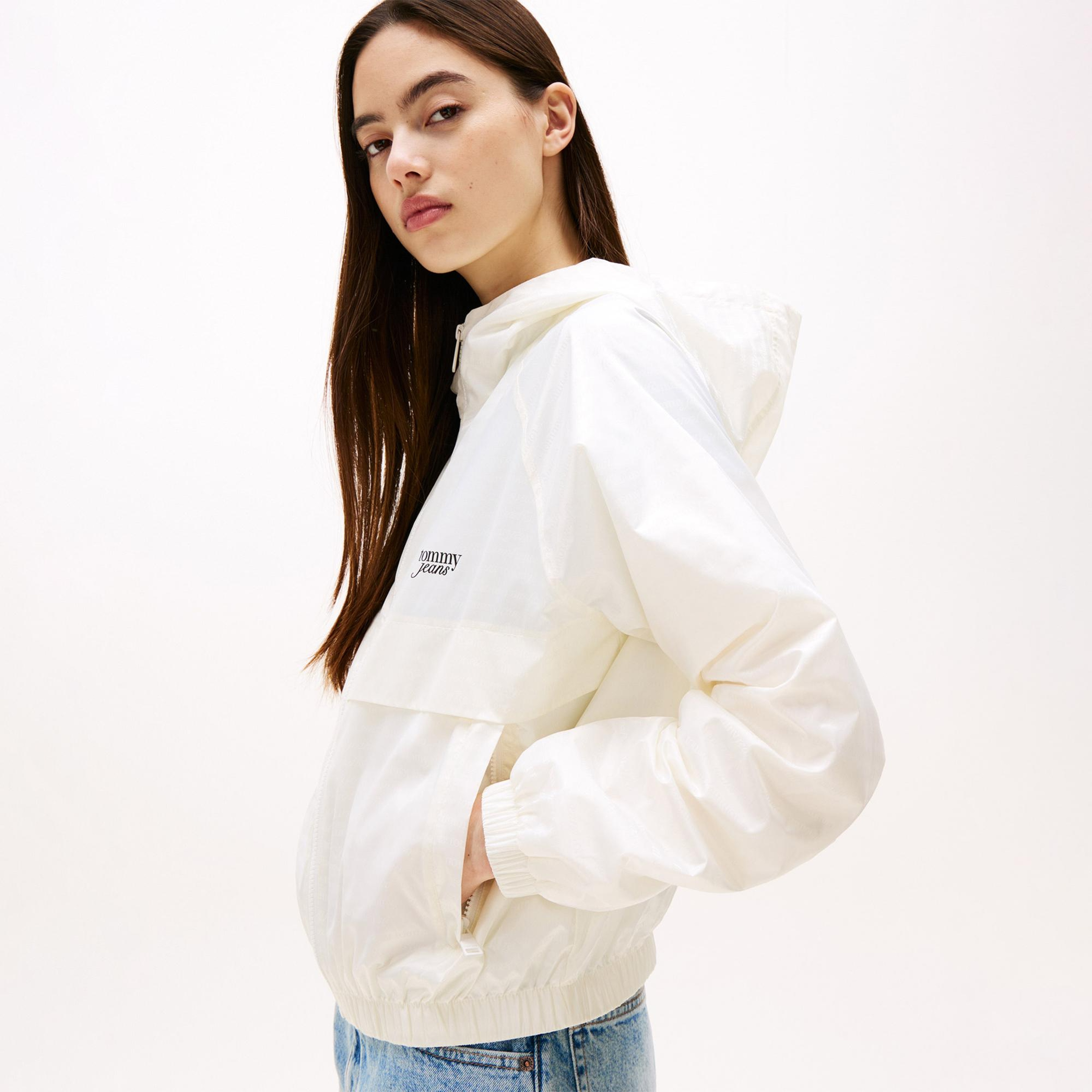 Tommy Hilfiger Repeat Logo Water Repellant Kadın Beyaz Ceket