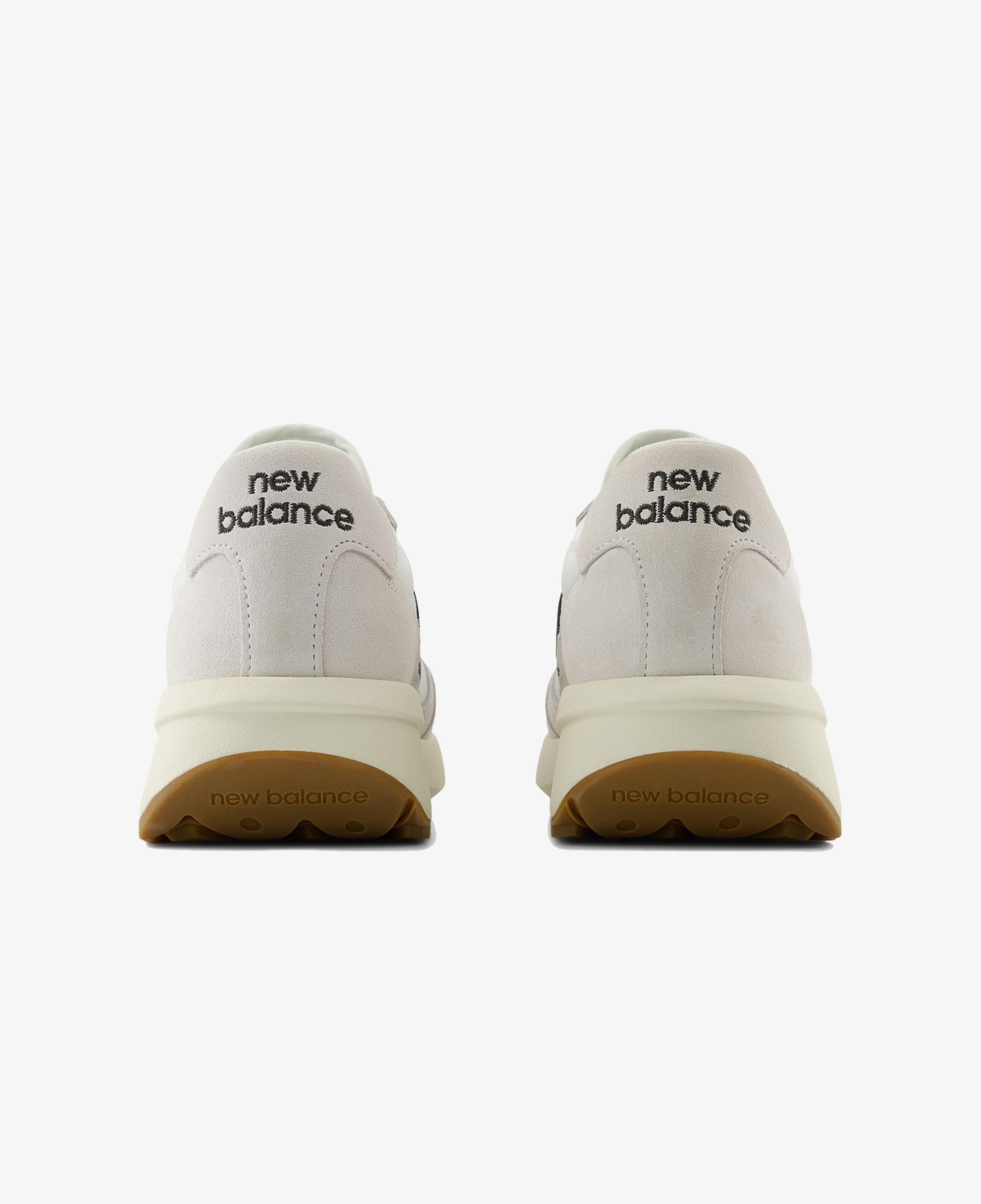 New Balance 370 Lifestyle   Kadın Beyaz Spor Ayakkabı