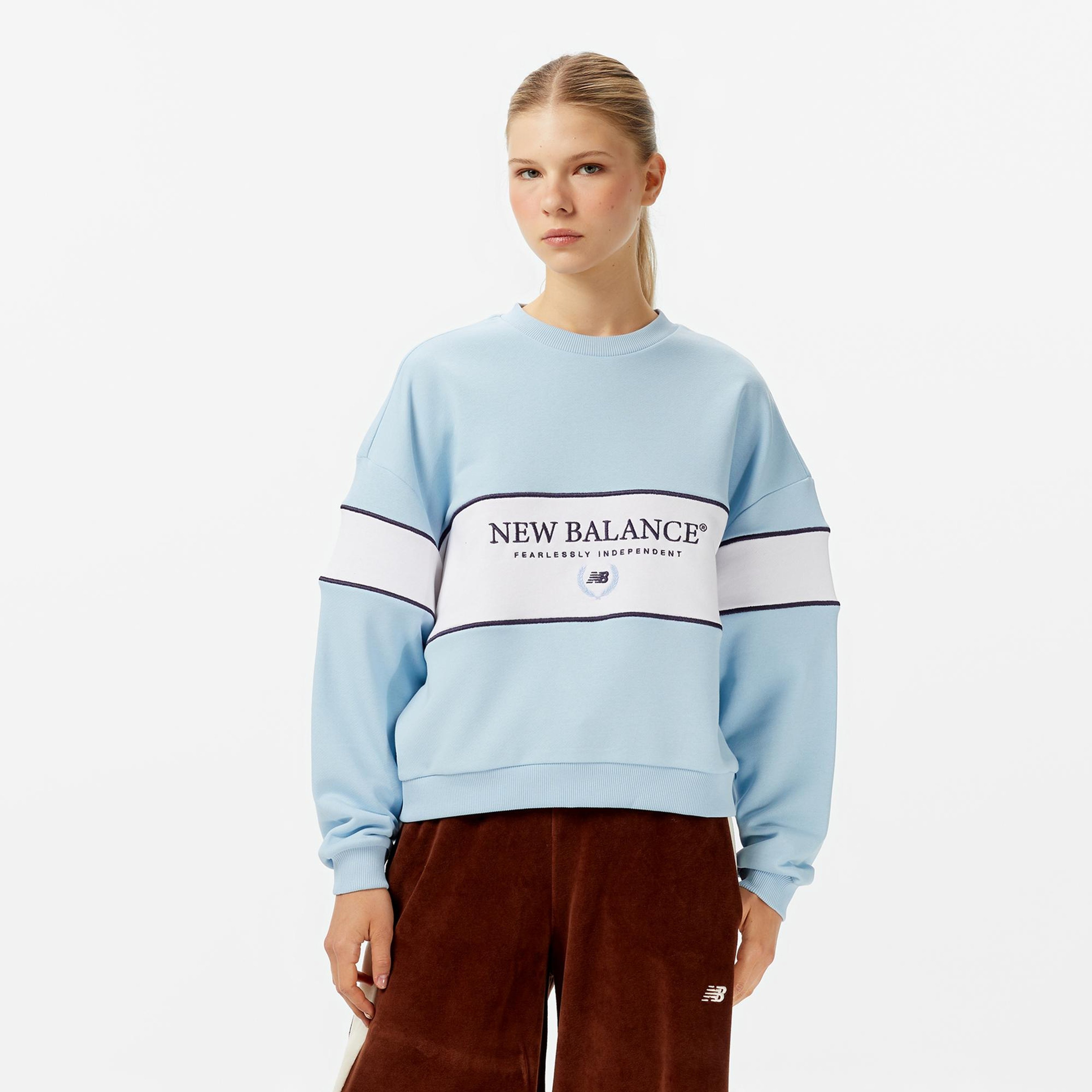 New Balance NB Lifestyle Kadın Mavi Sweatshirt