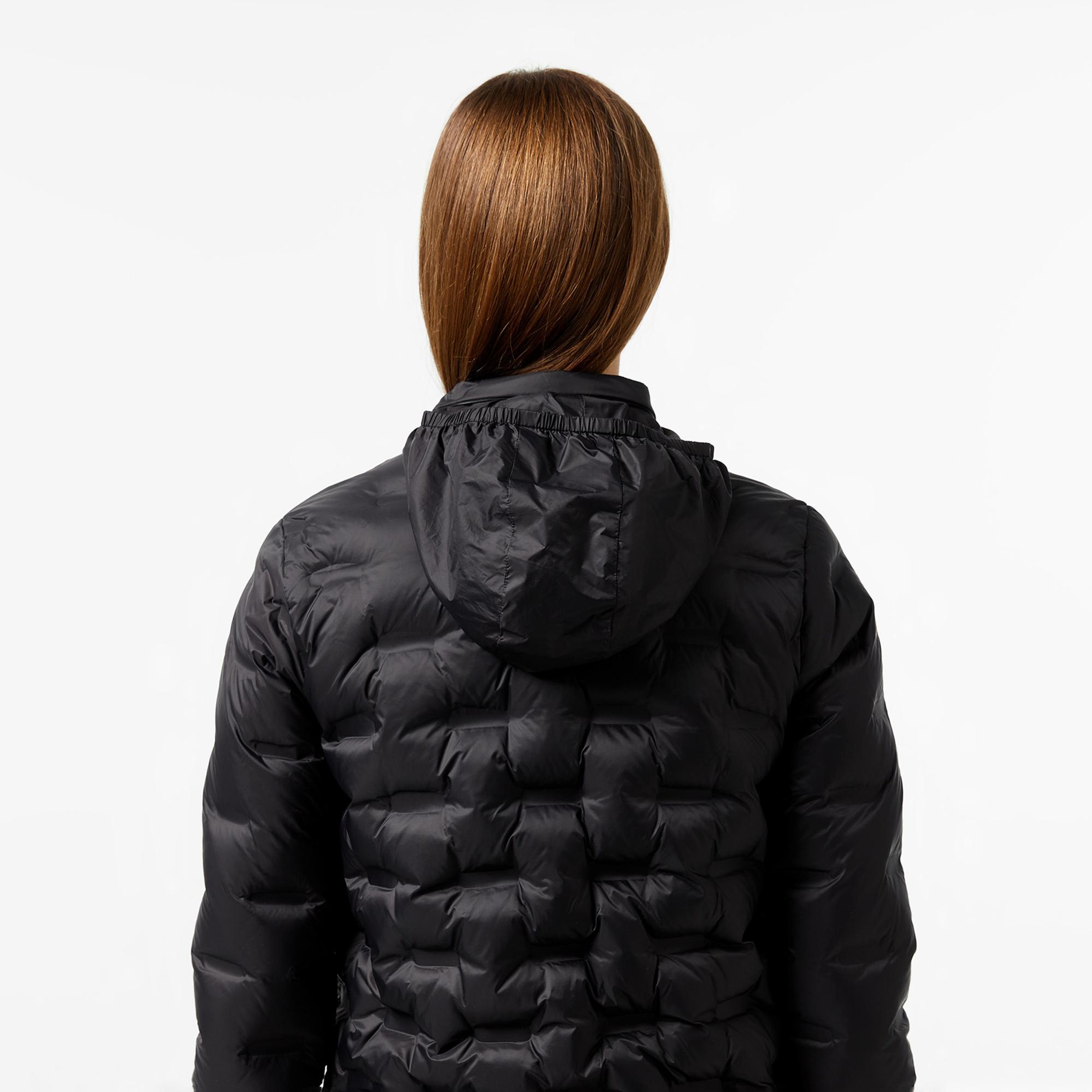 Lacoste Kadın Regular Fit Kapüşonlu Kapitone Siyah Mont