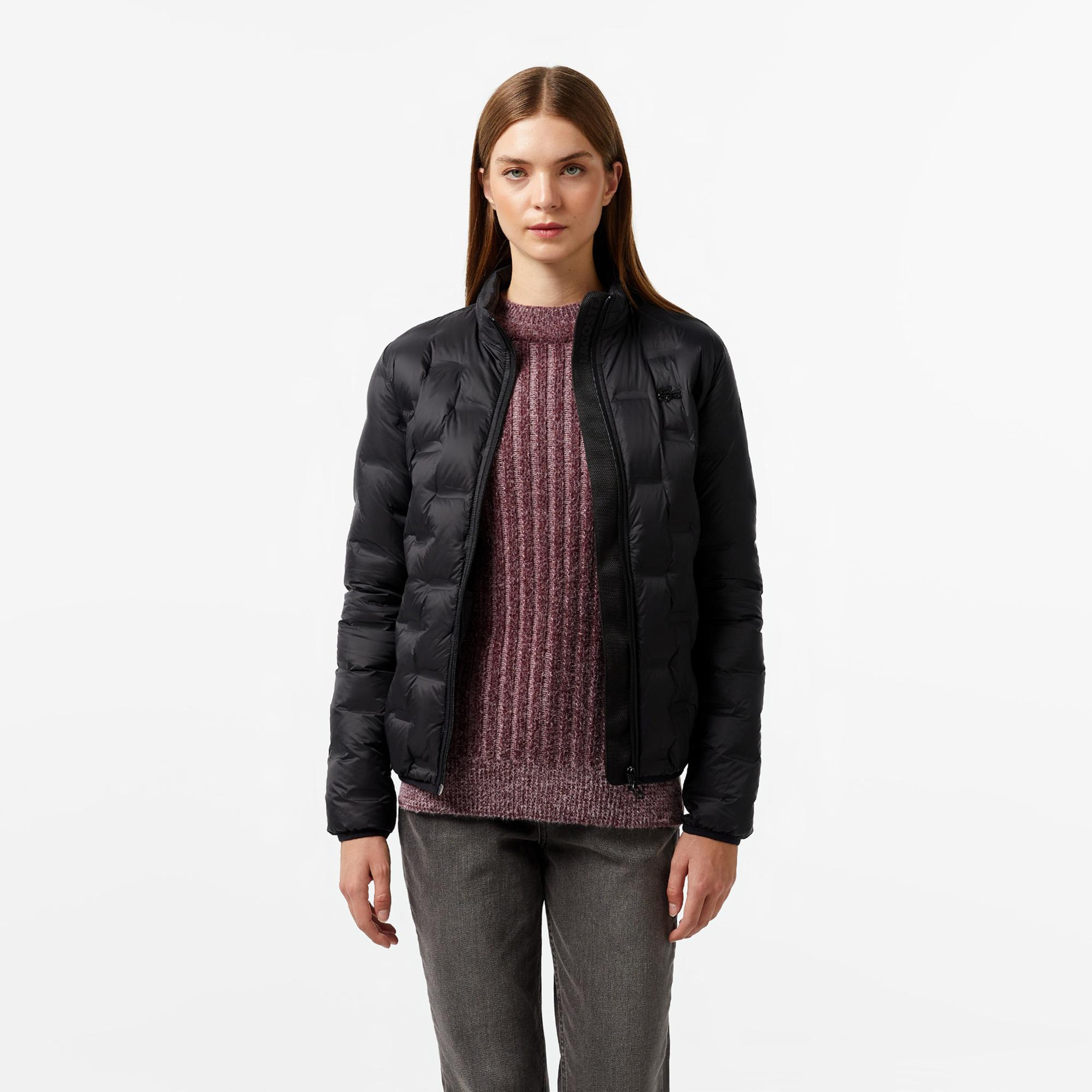 Lacoste Kadın Regular Fit Kapüşonlu Kapitone Siyah Mont