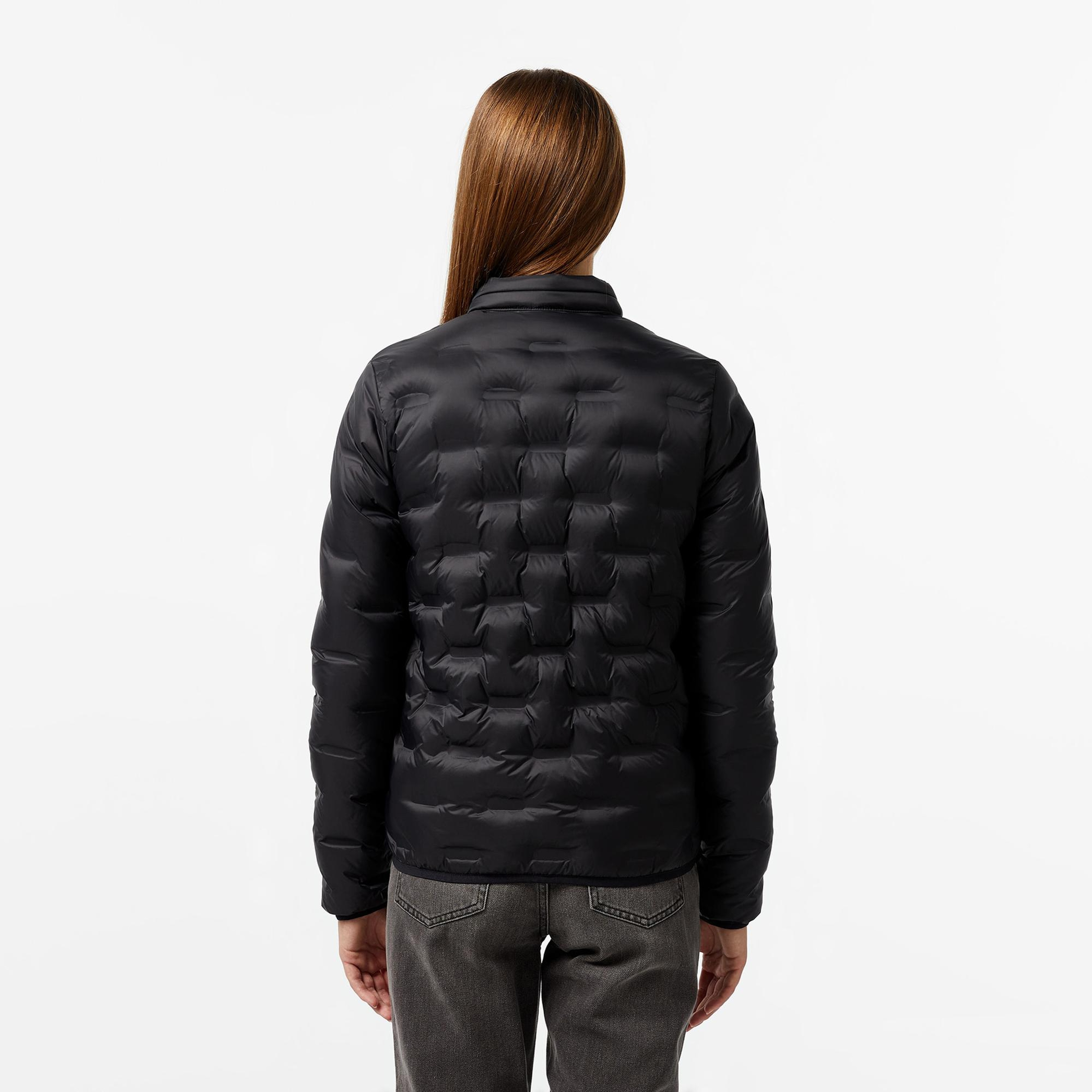 Lacoste Kadın Regular Fit Kapüşonlu Kapitone Siyah Mont