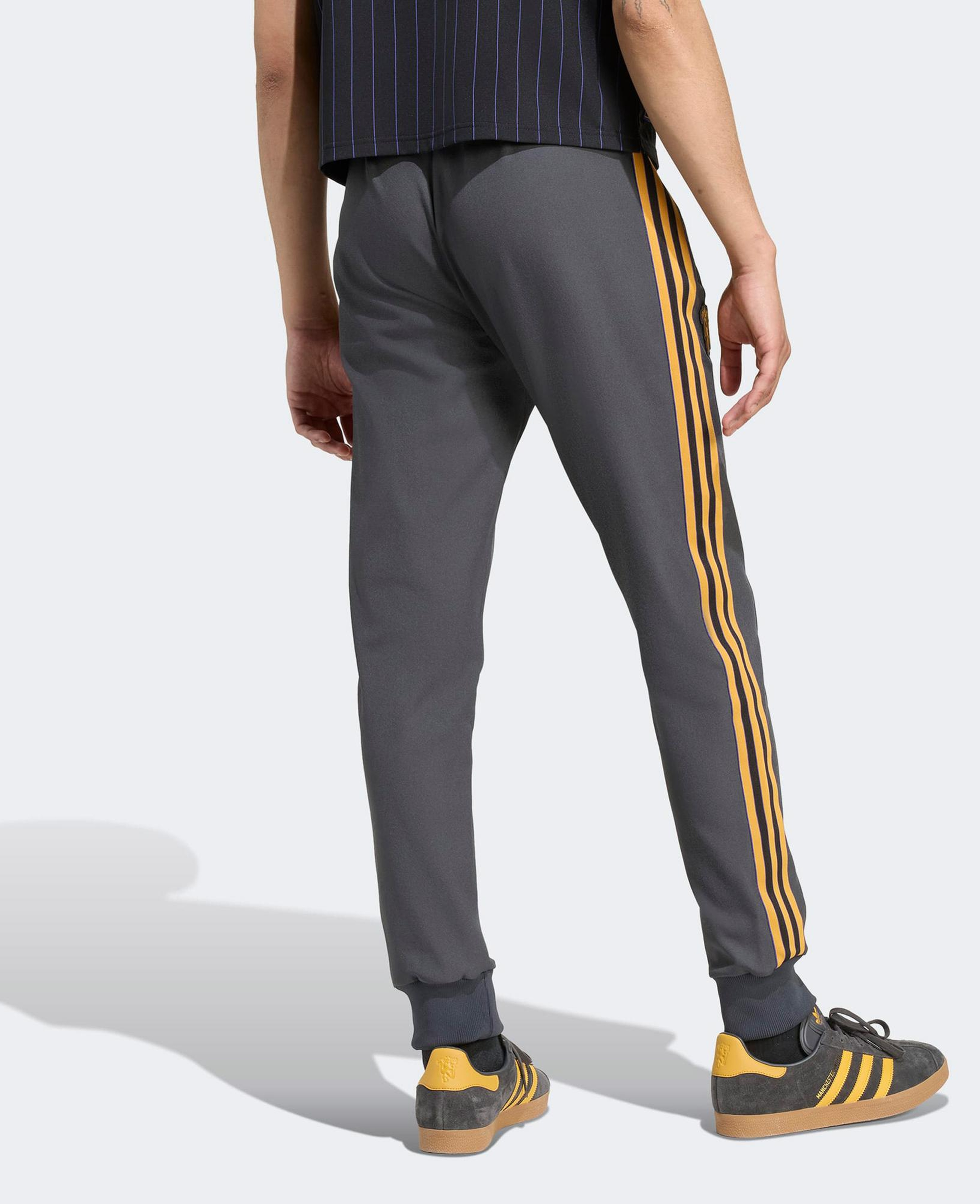 adidas Manchester United Terrace Icons Erkek Koyu Gri Eşofman Altı