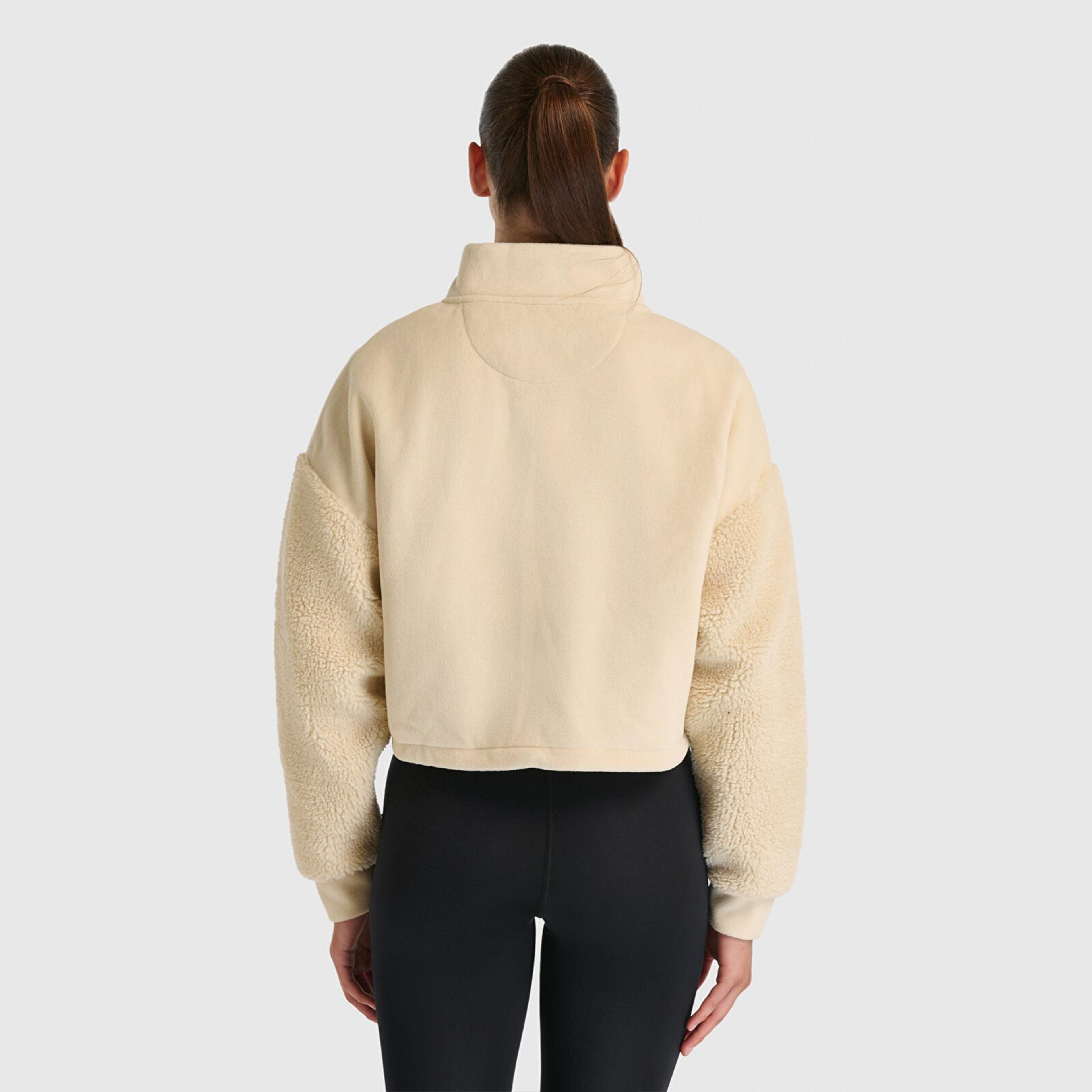 New Balance Kadın Bej Sweatshirt