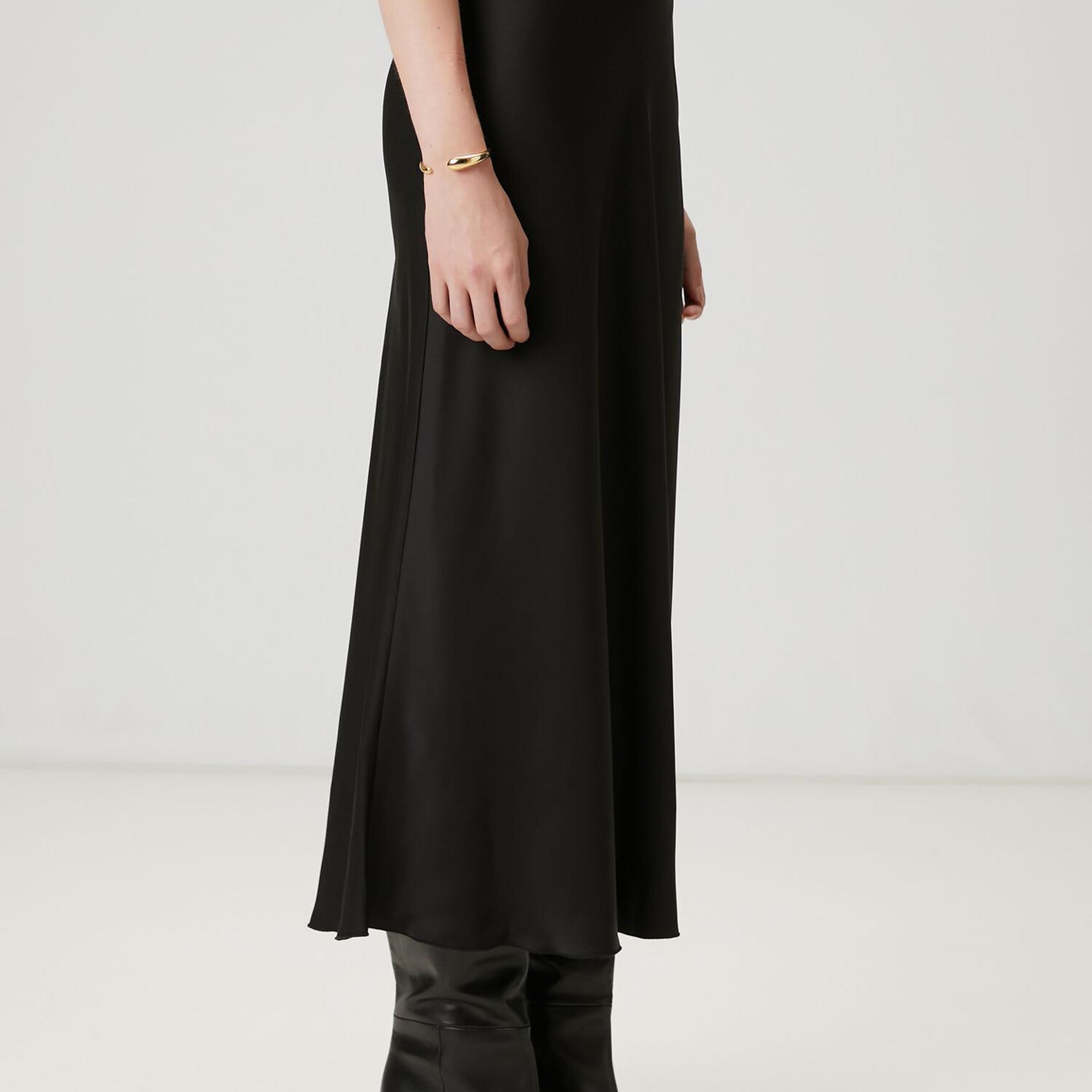 Beymen Club Kadın Siyah Midi Saten Evaze Etek