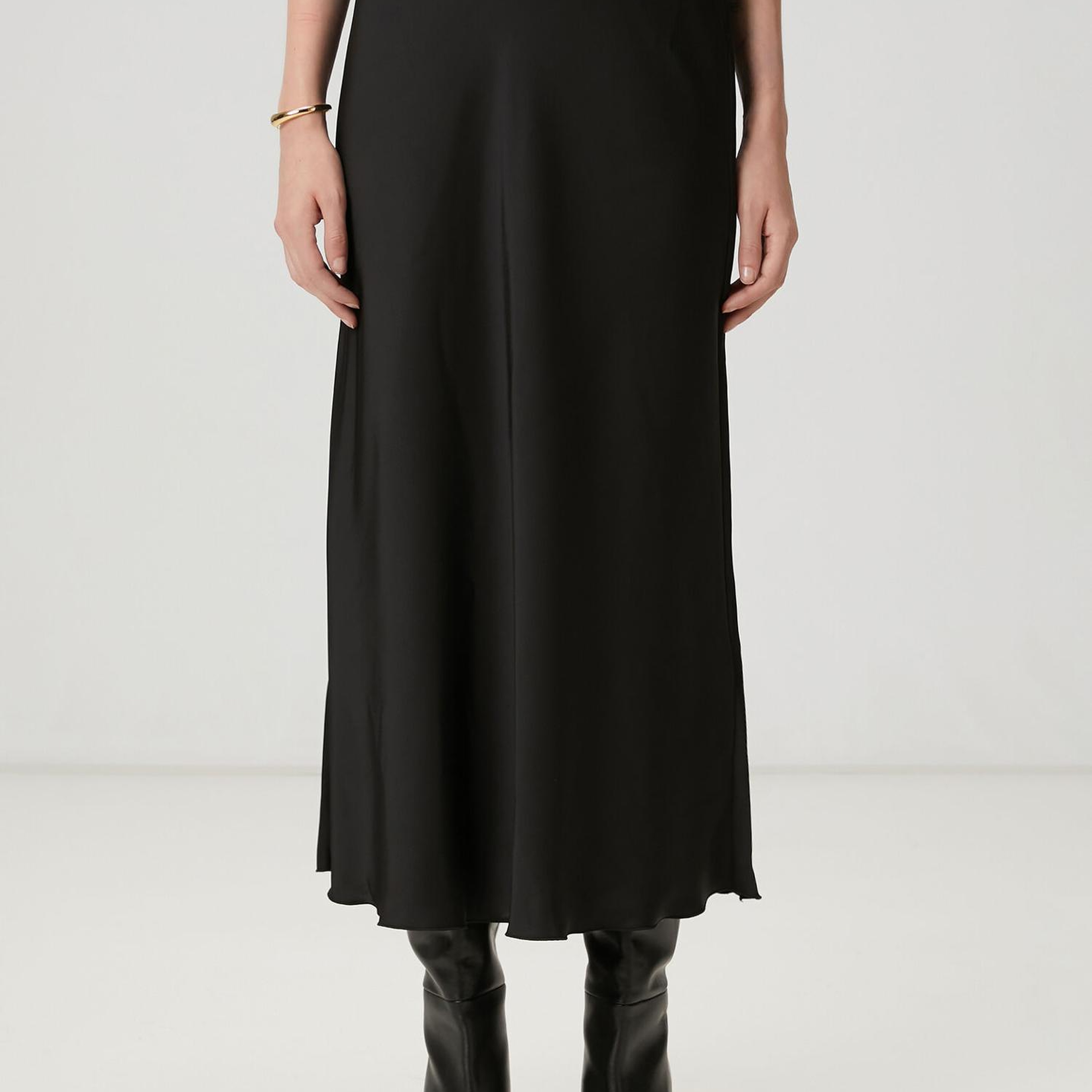 Beymen Club Kadın Siyah Midi Saten Evaze Etek