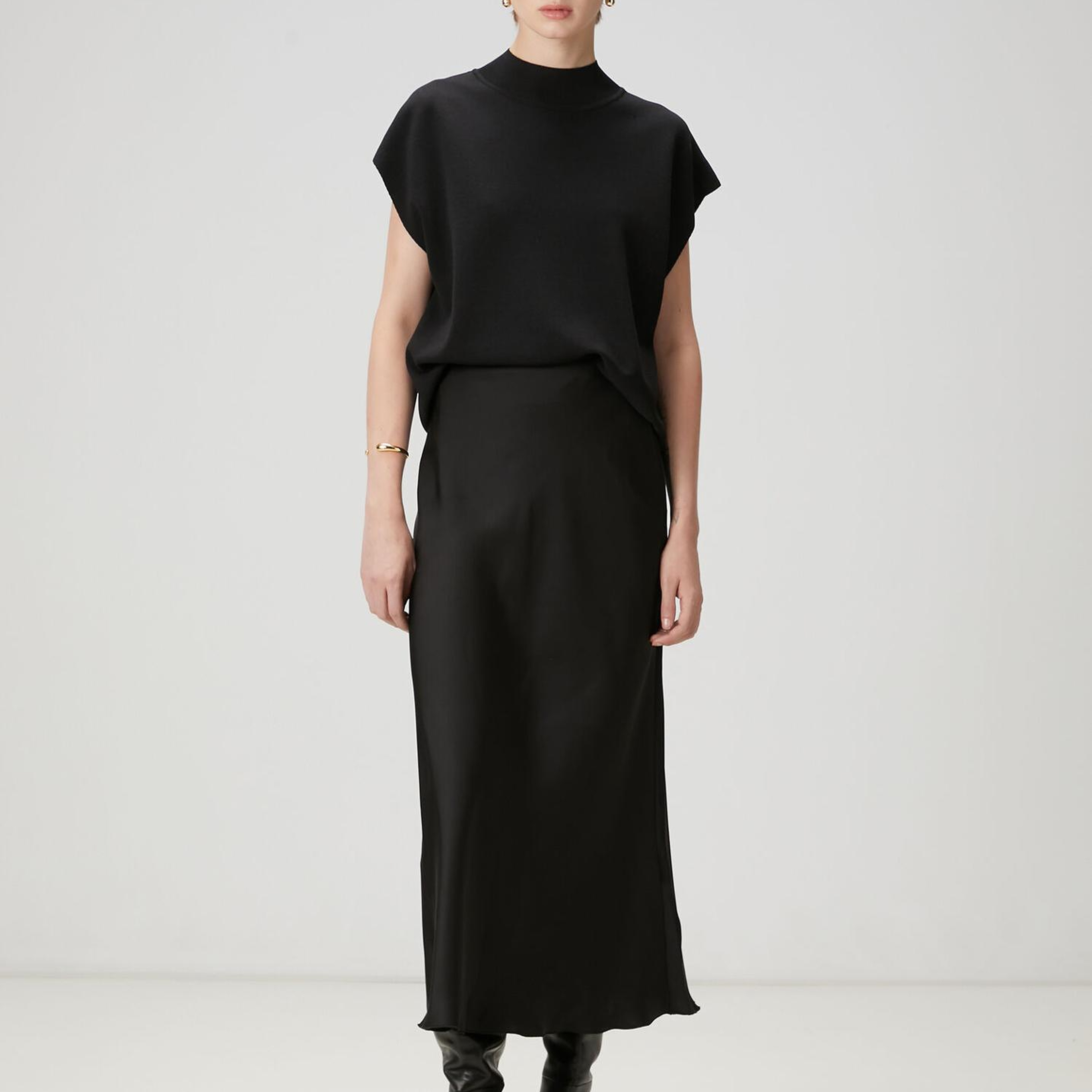 Beymen Club Kadın Siyah Midi Saten Evaze Etek