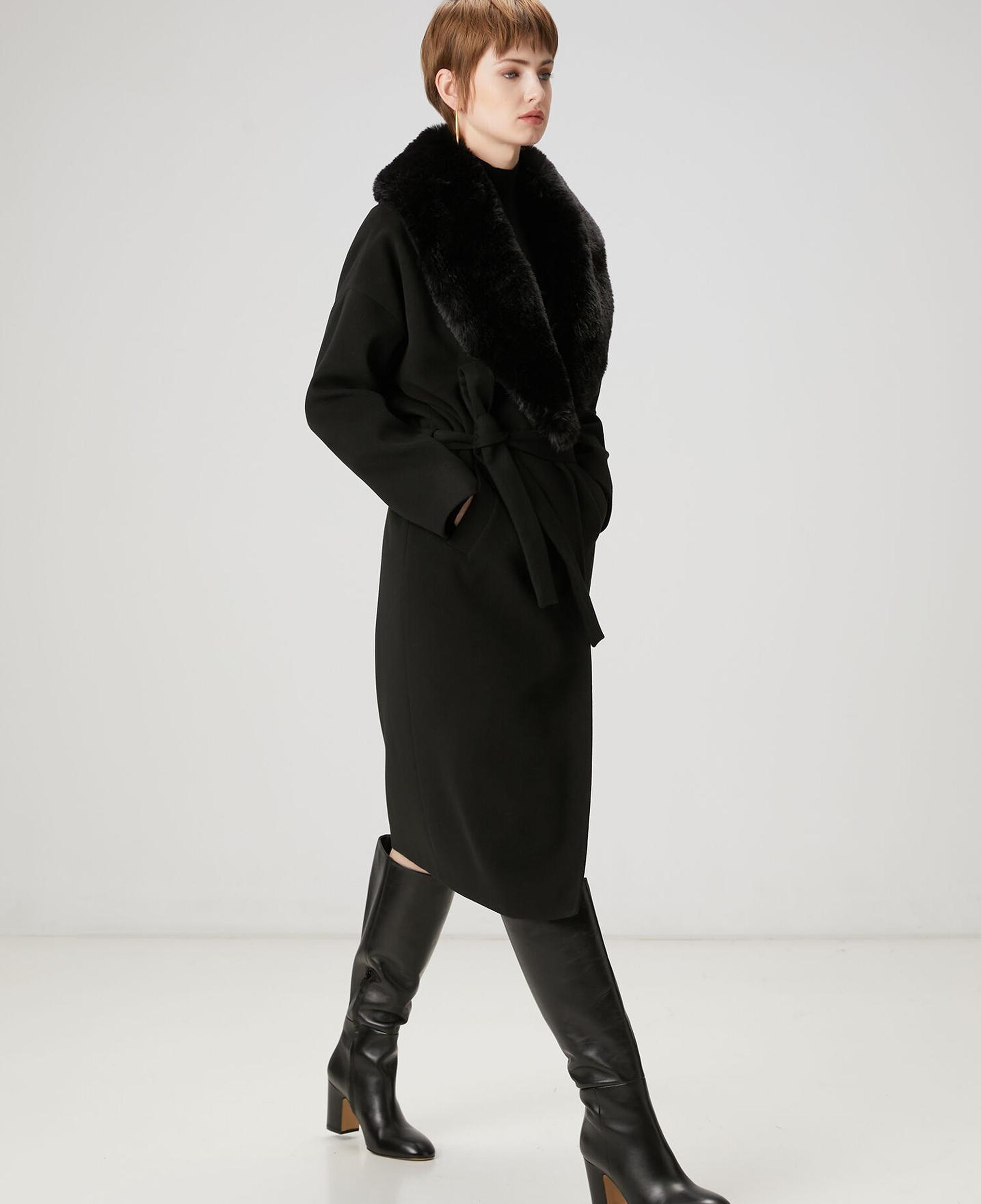 Beymen Club Kadın Siyah Kürk Yaka Kruvaze Palto