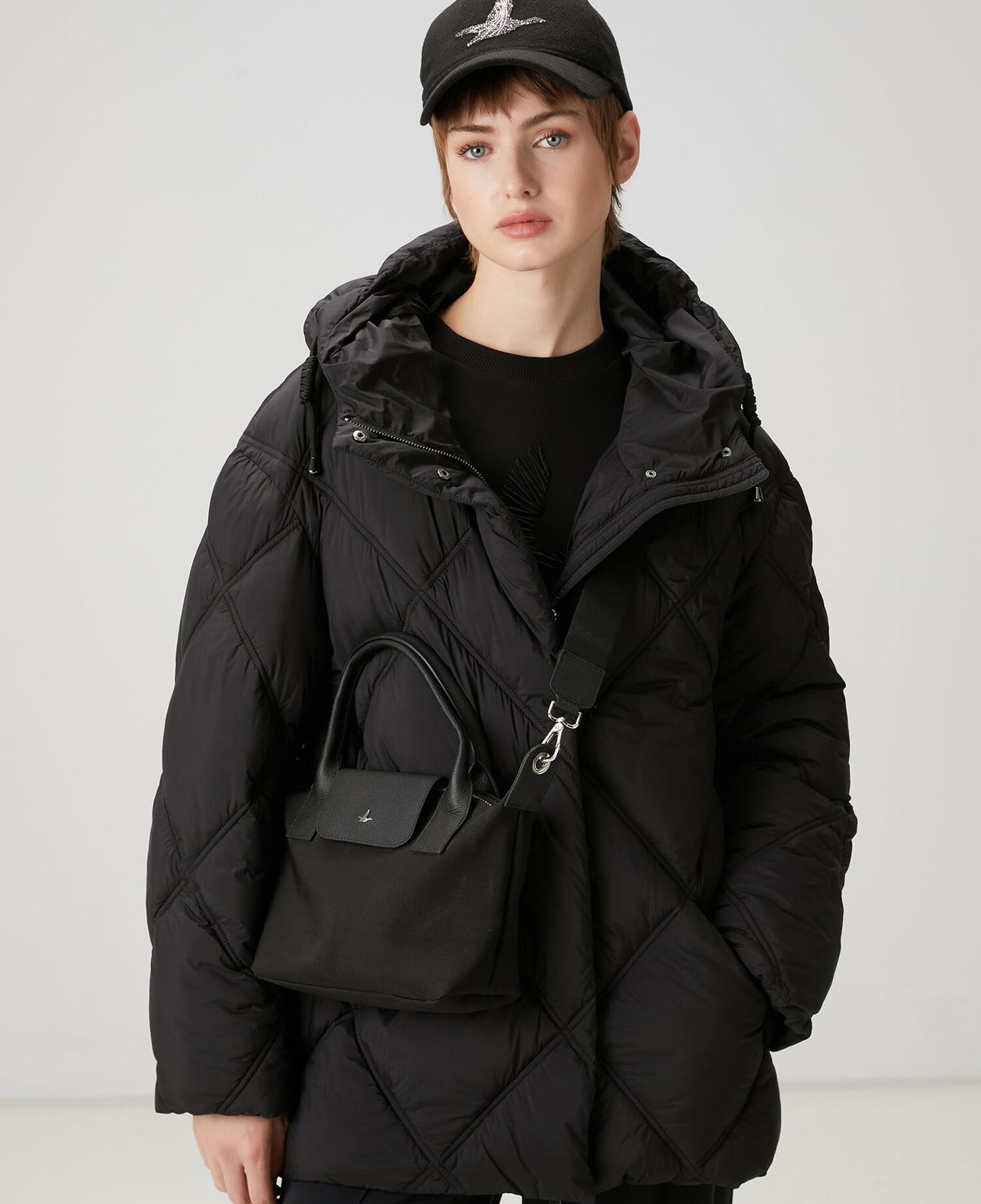 Beymen Club Kadın Siyah Kapüşonlu Puffer Mont