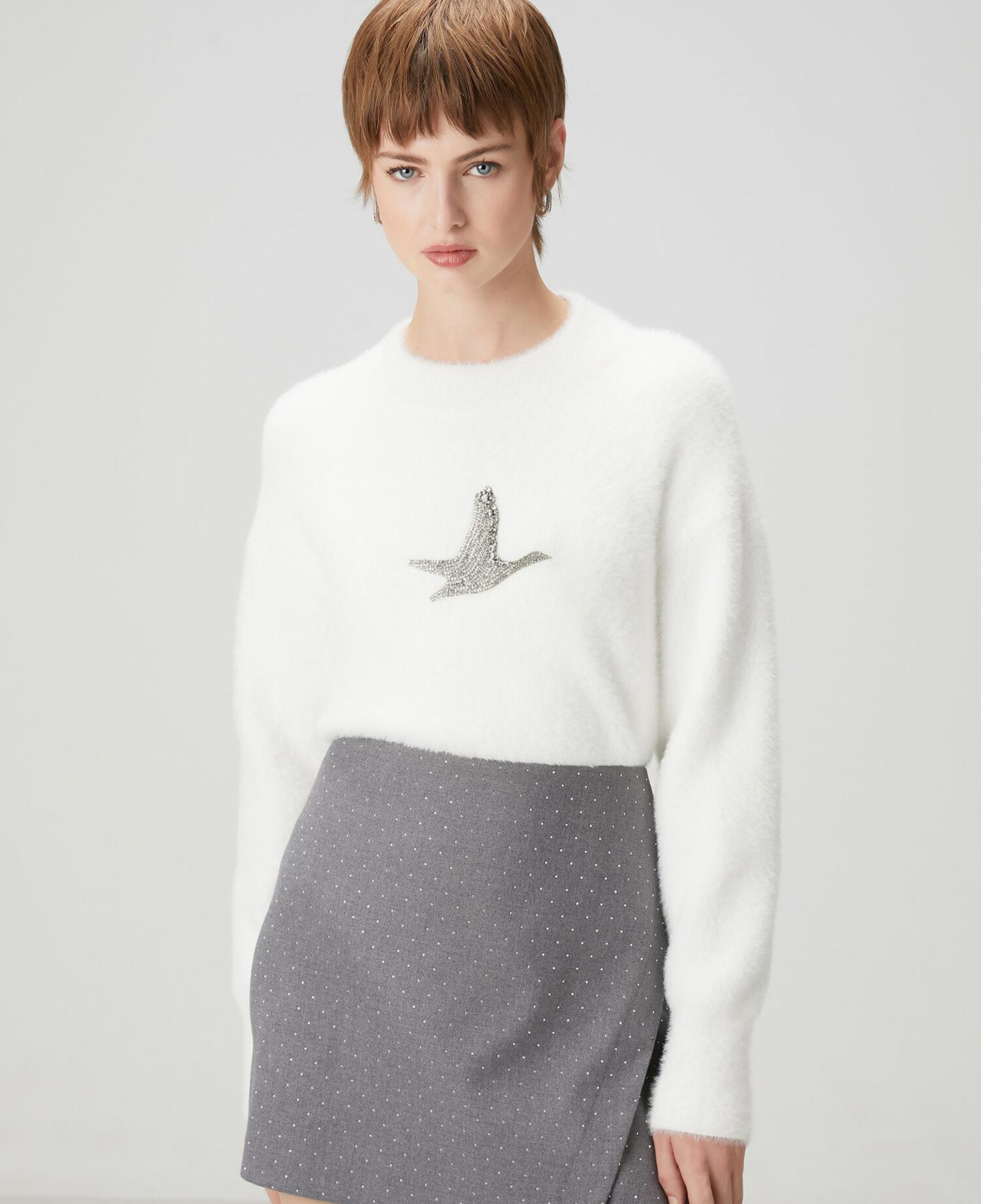 Beymen Club Kadın Kırık Beyaz Taşlı Kaz Logolu Kazak