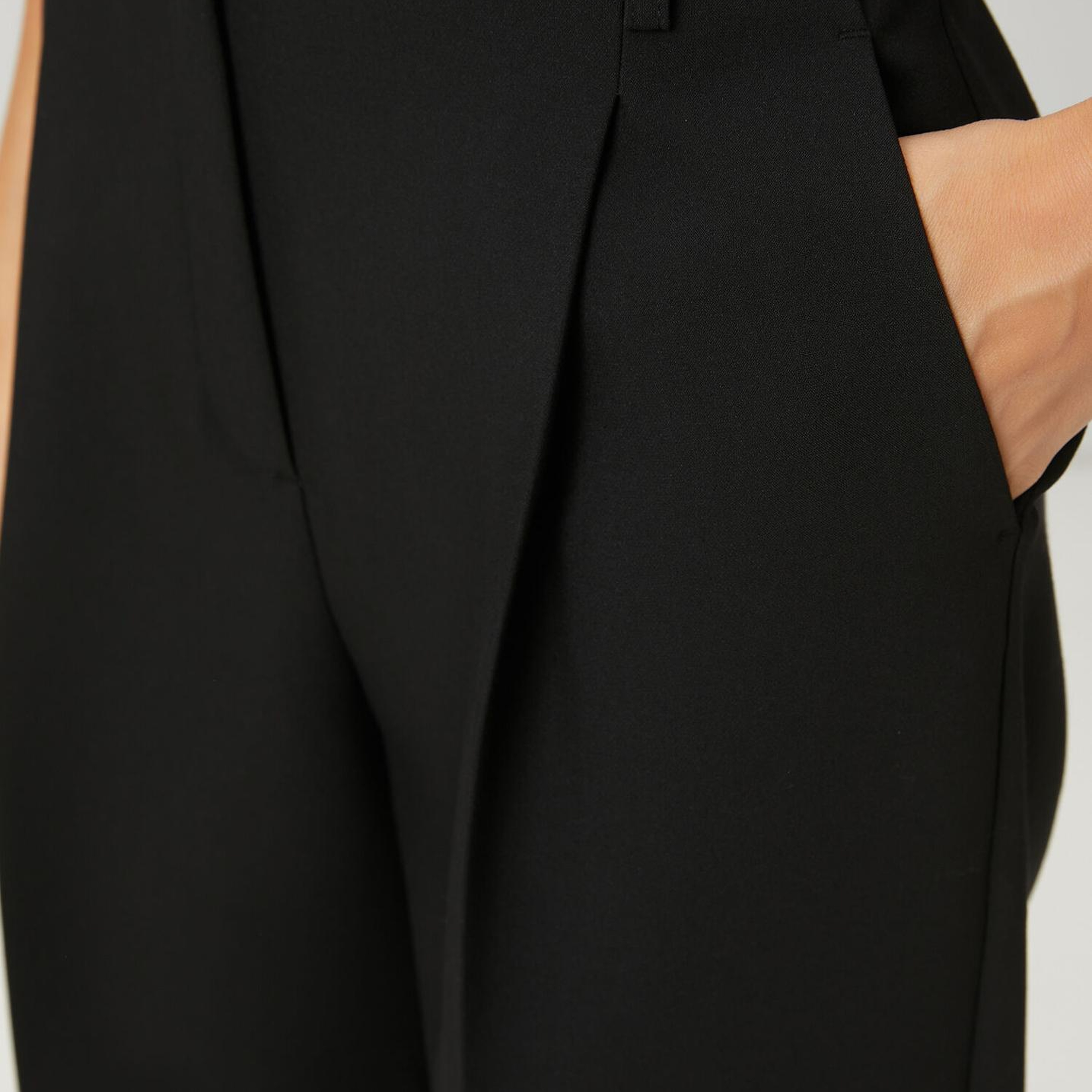 Beymen Club Kadın Siyah Pilili Pantolon