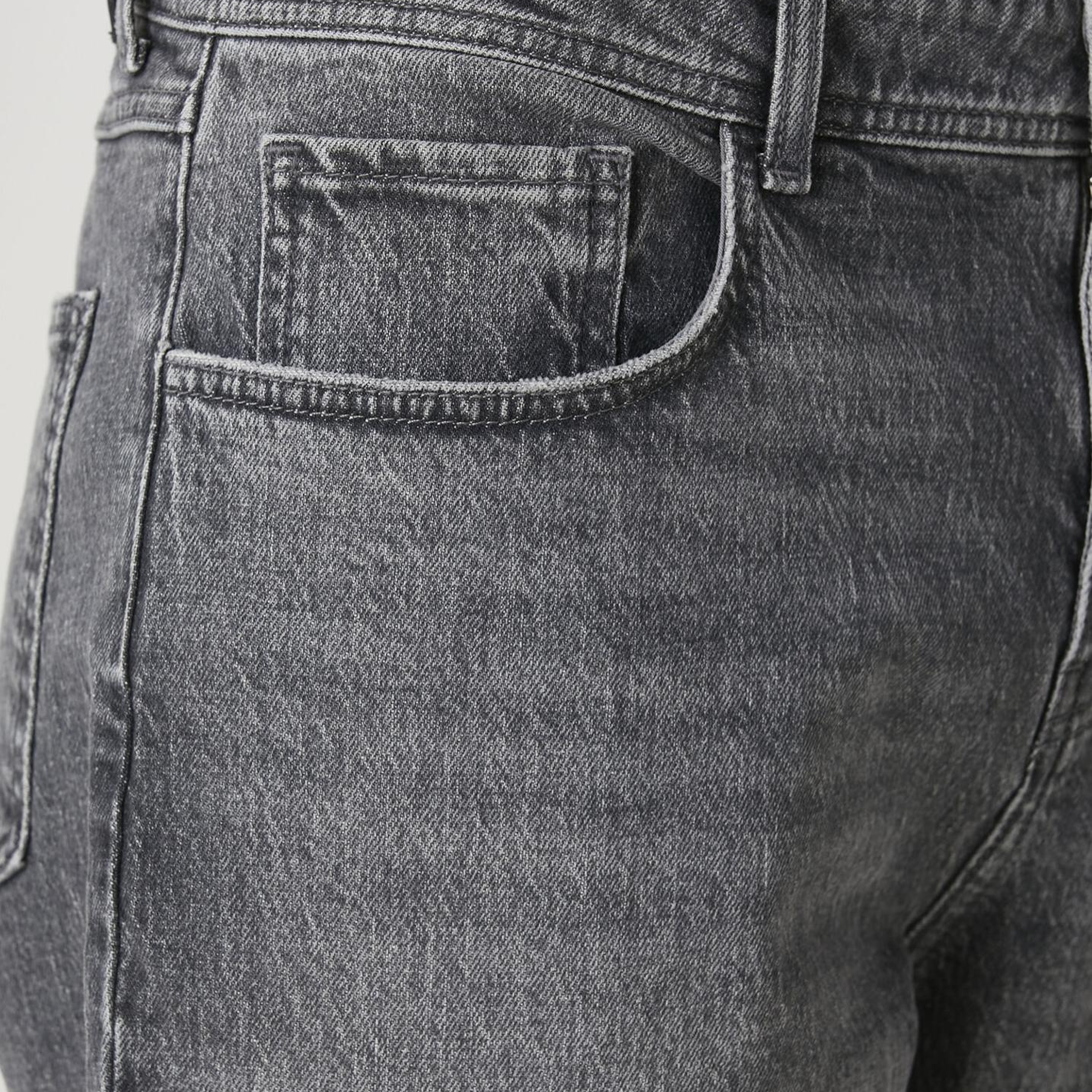 Beymen Club Erkek Gri Yıkamalı Tapered Fit Jean Pantolon