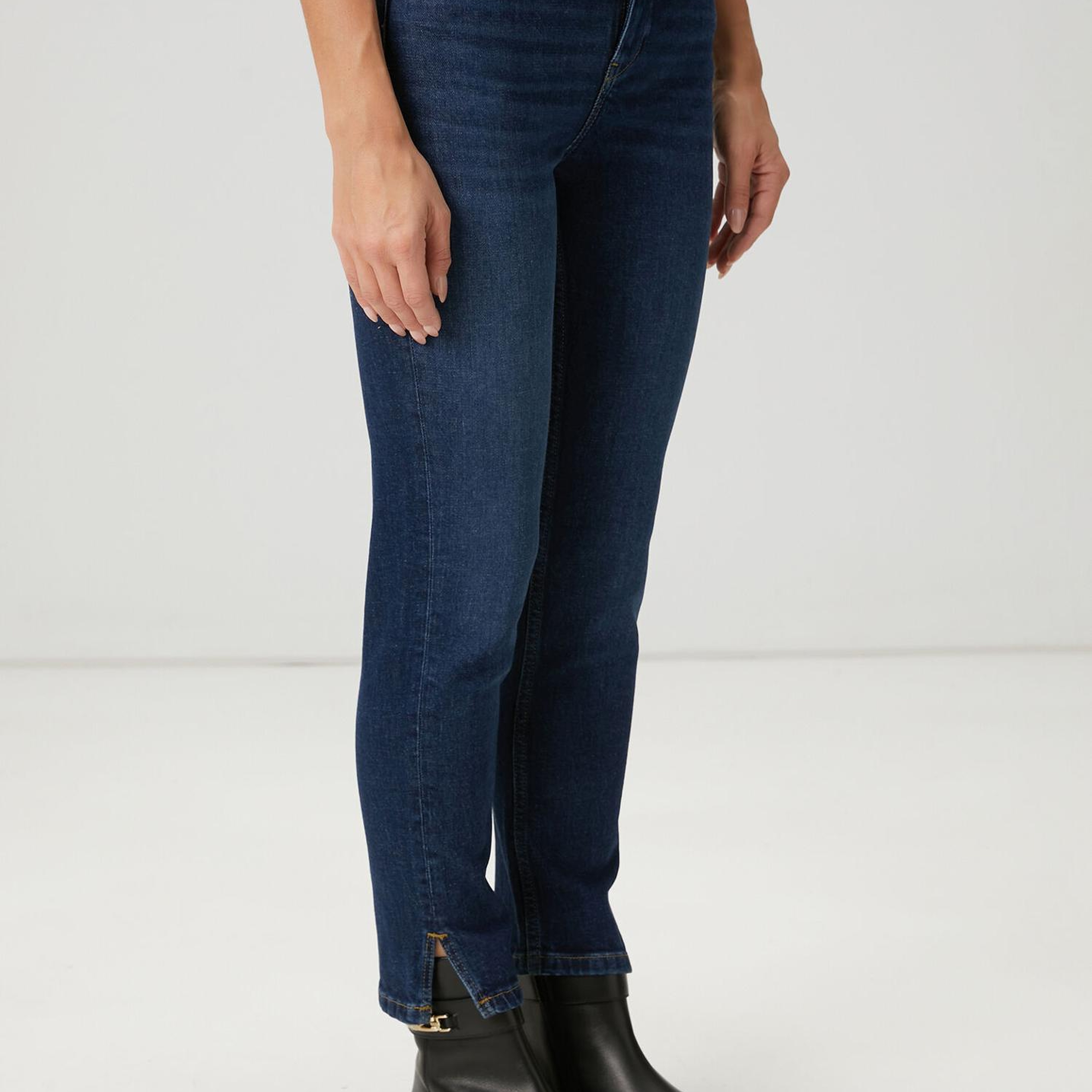 Beymen Club Kadın Slim Straight Mavi Yırtmaçlı Jean Pantolon