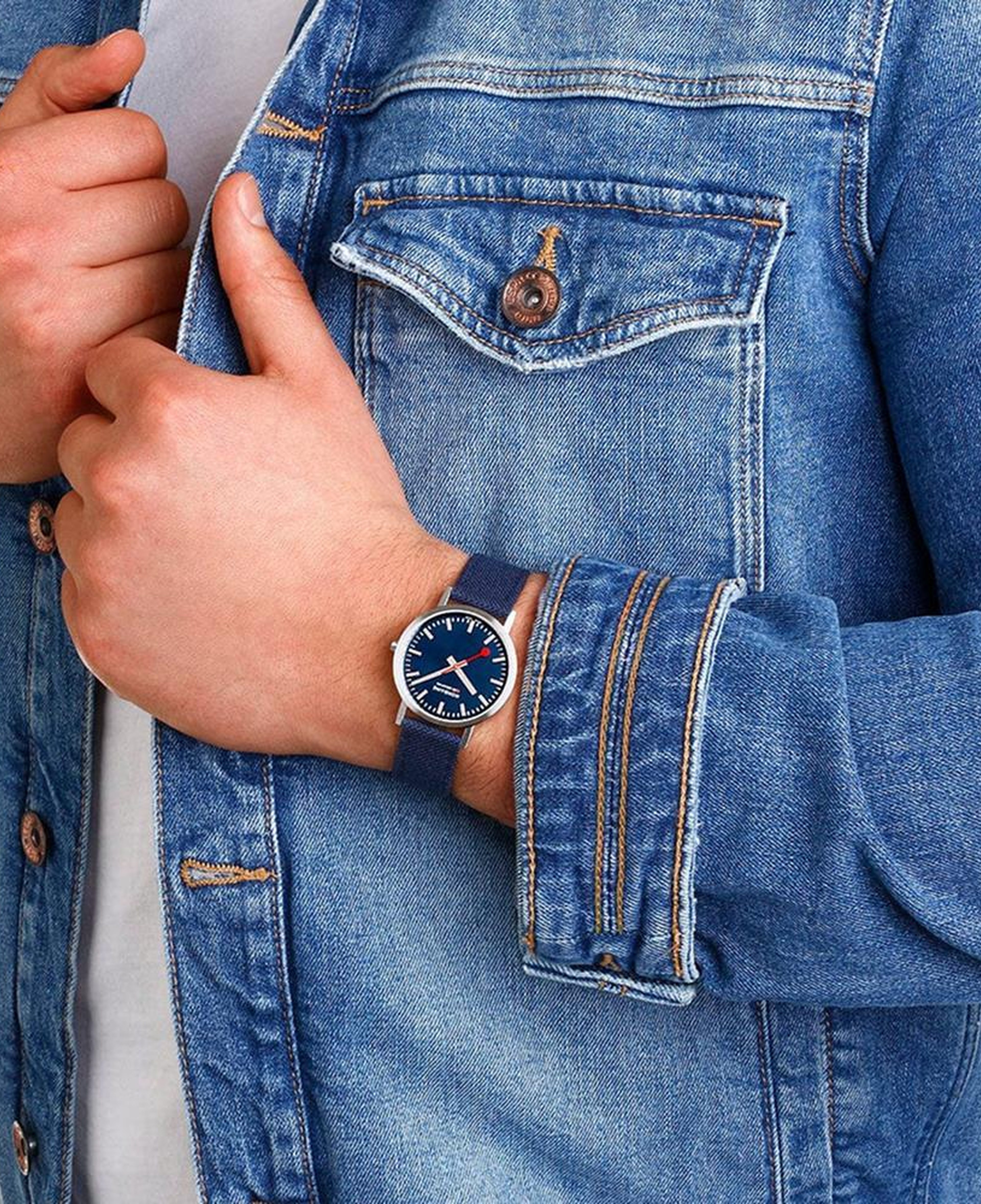 MONDAINE CLASSIC A660.30314.40SBD Kol Saati Metalik Gri