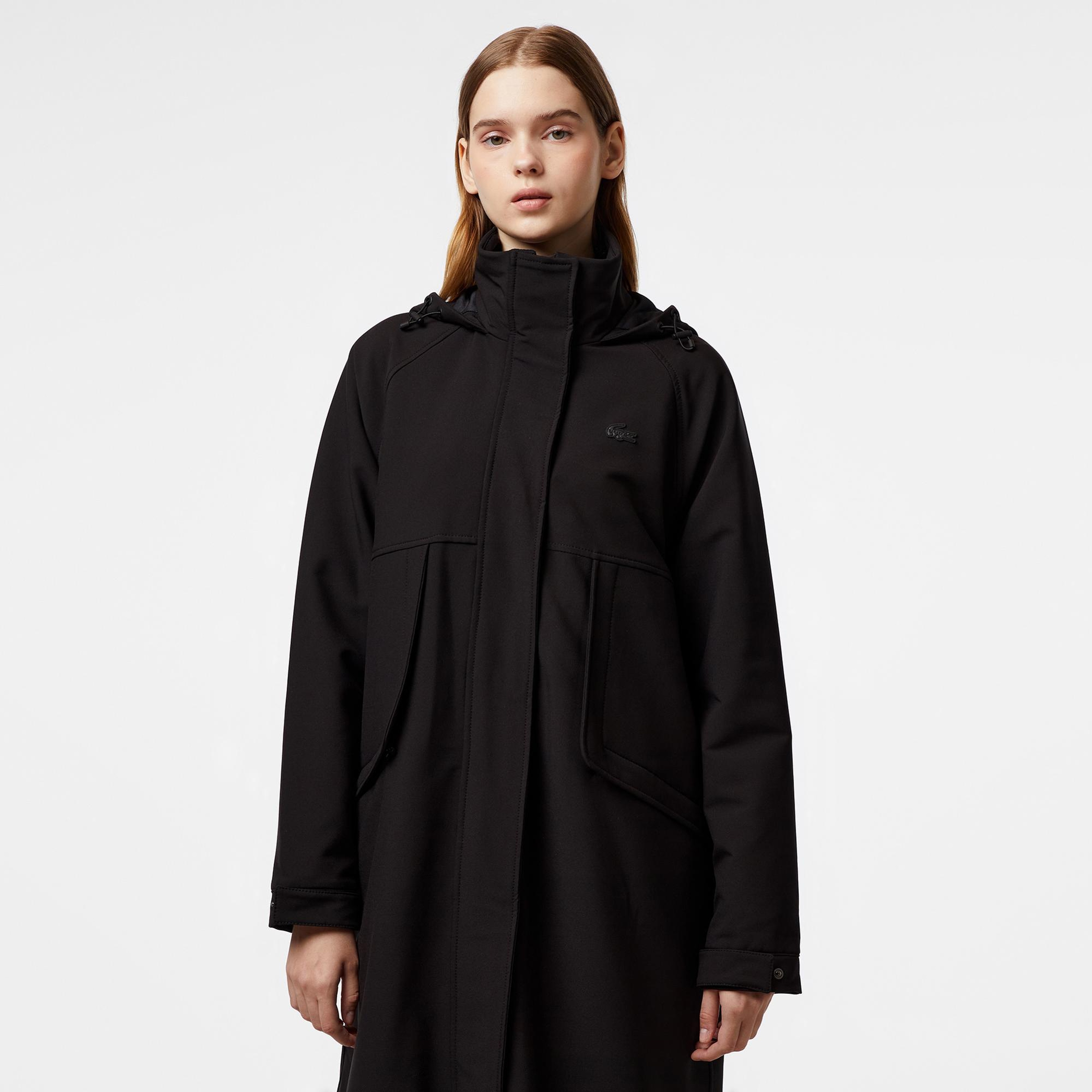 Lacoste Kadın Relaxed Fit Uzun Kollu Kapüşonlu Siyah Yağmurluk