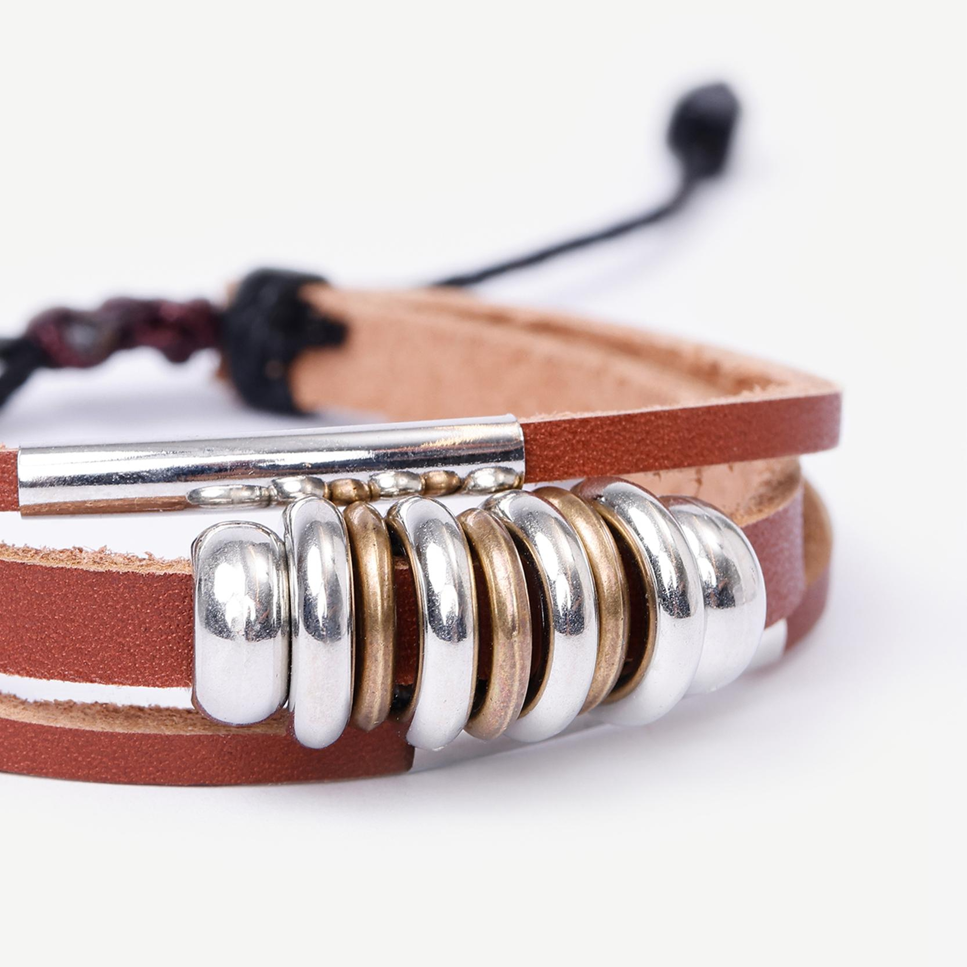 YARGICI Metal Aksesuar Detaylı Bileklik