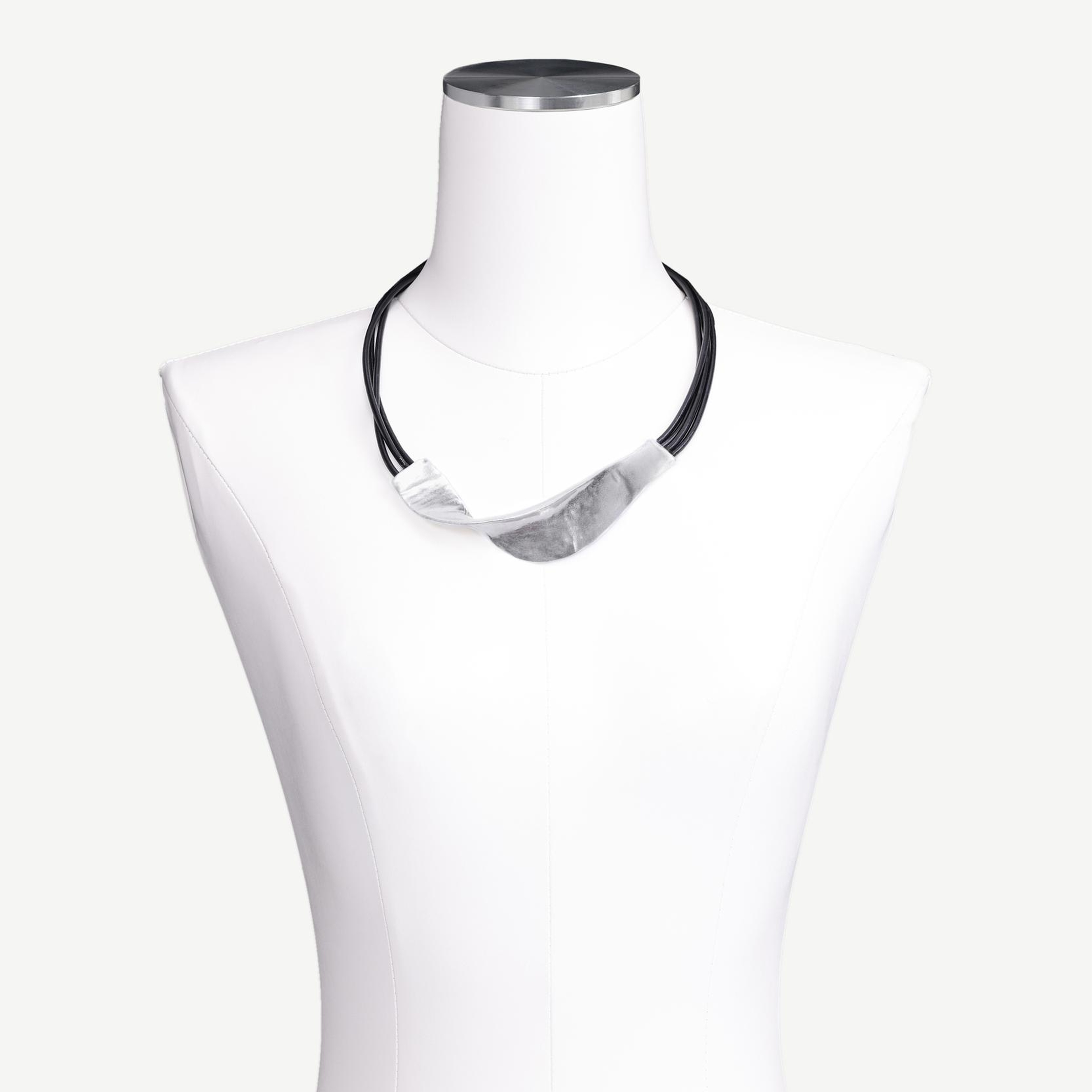 YARGICI Metal Uç Detaylı Kolye