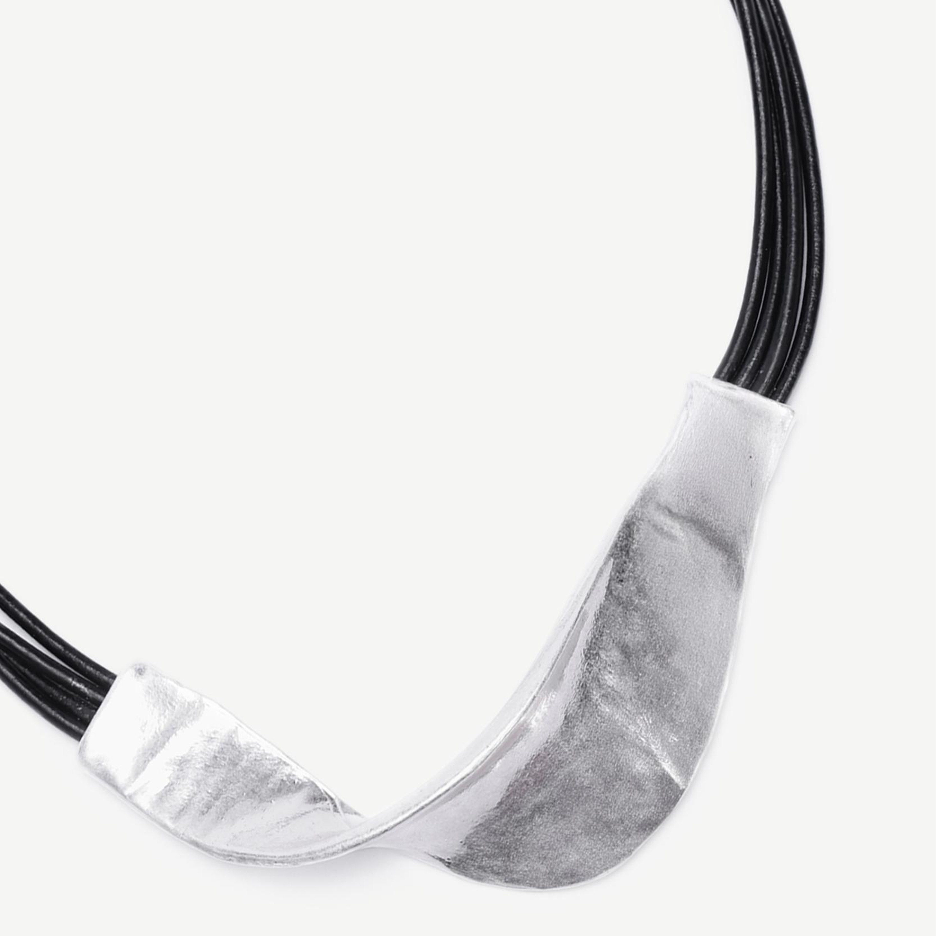 YARGICI Metal Uç Detaylı Kolye