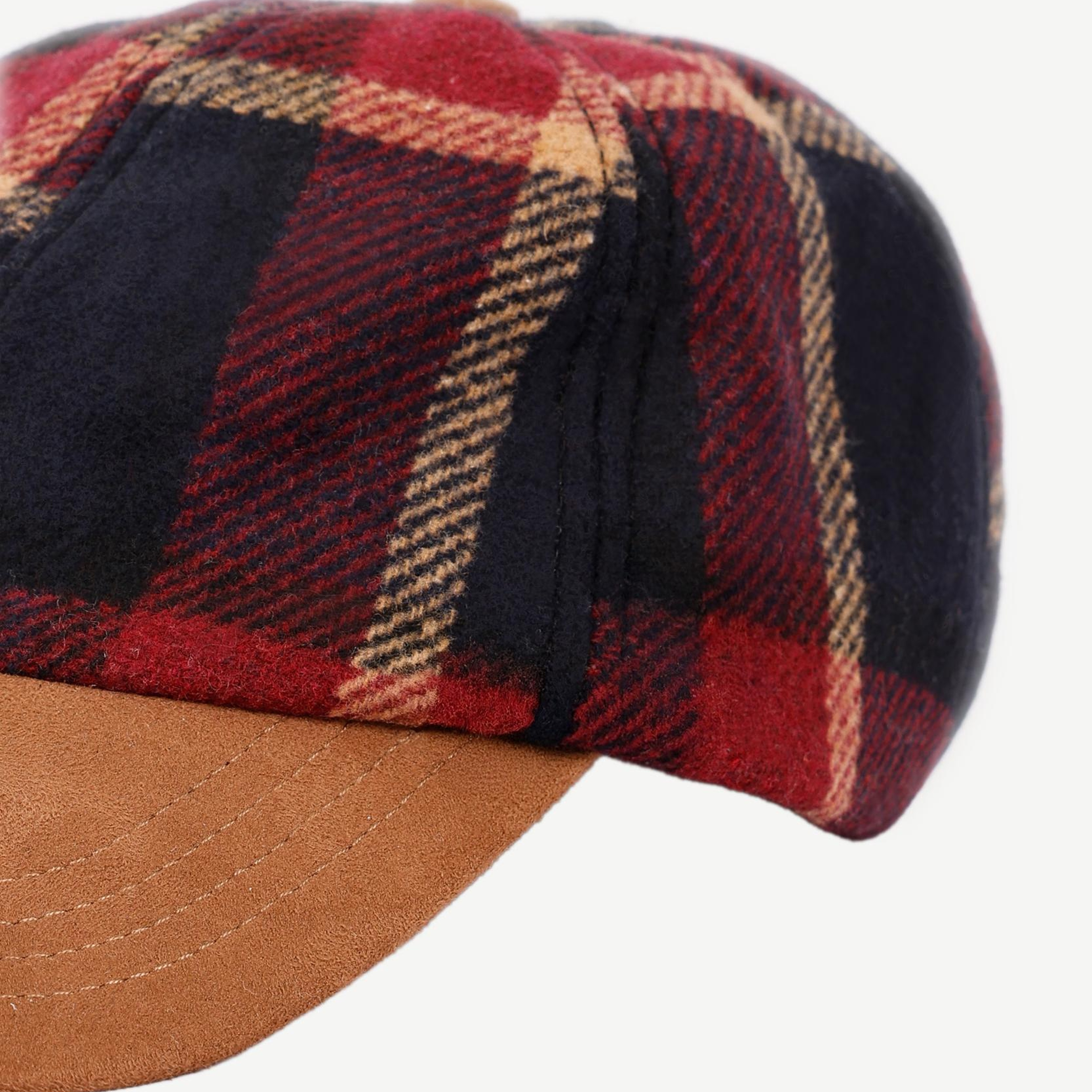 YARGICI Ekose Süet Detaylı Şapka