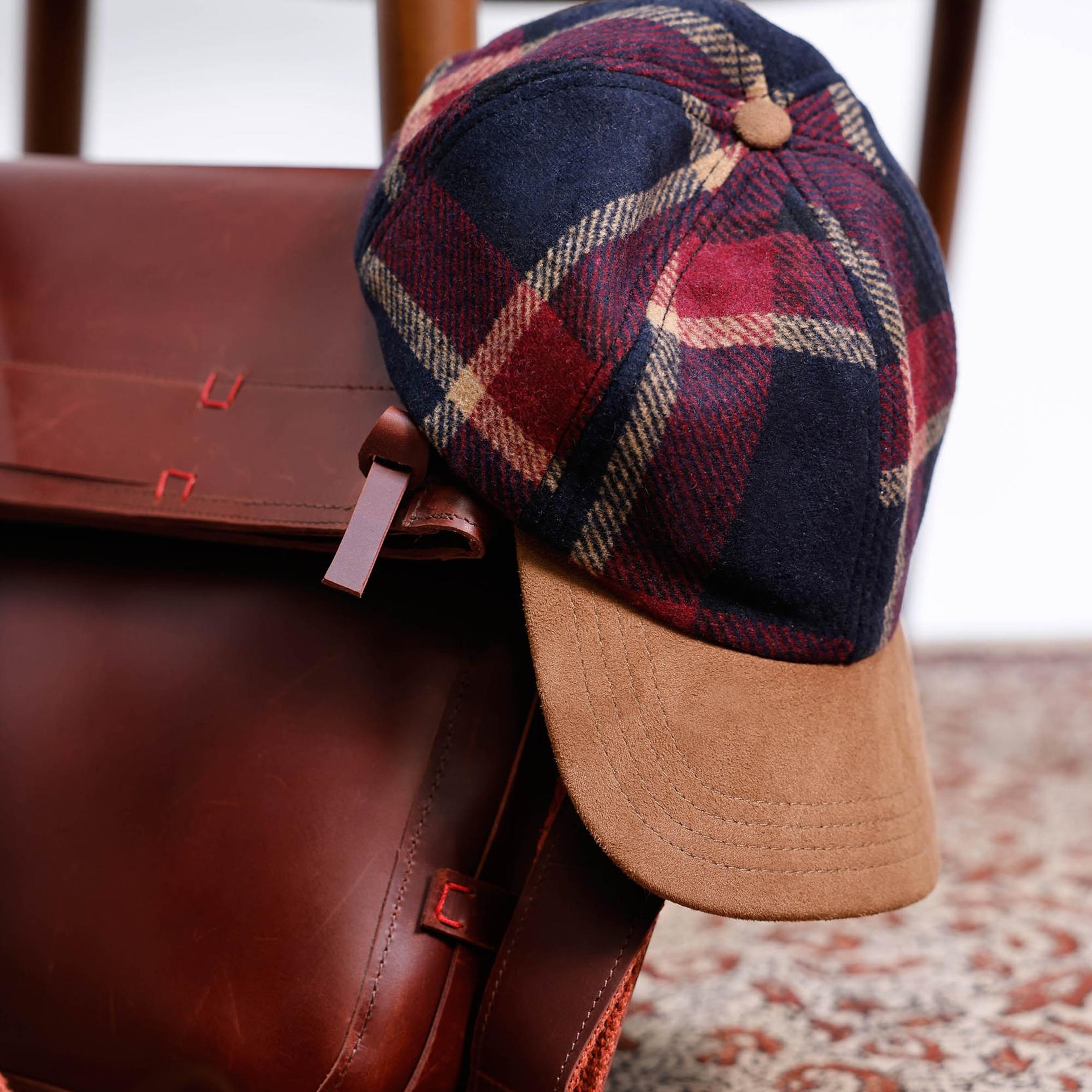 YARGICI Ekose Süet Detaylı Şapka