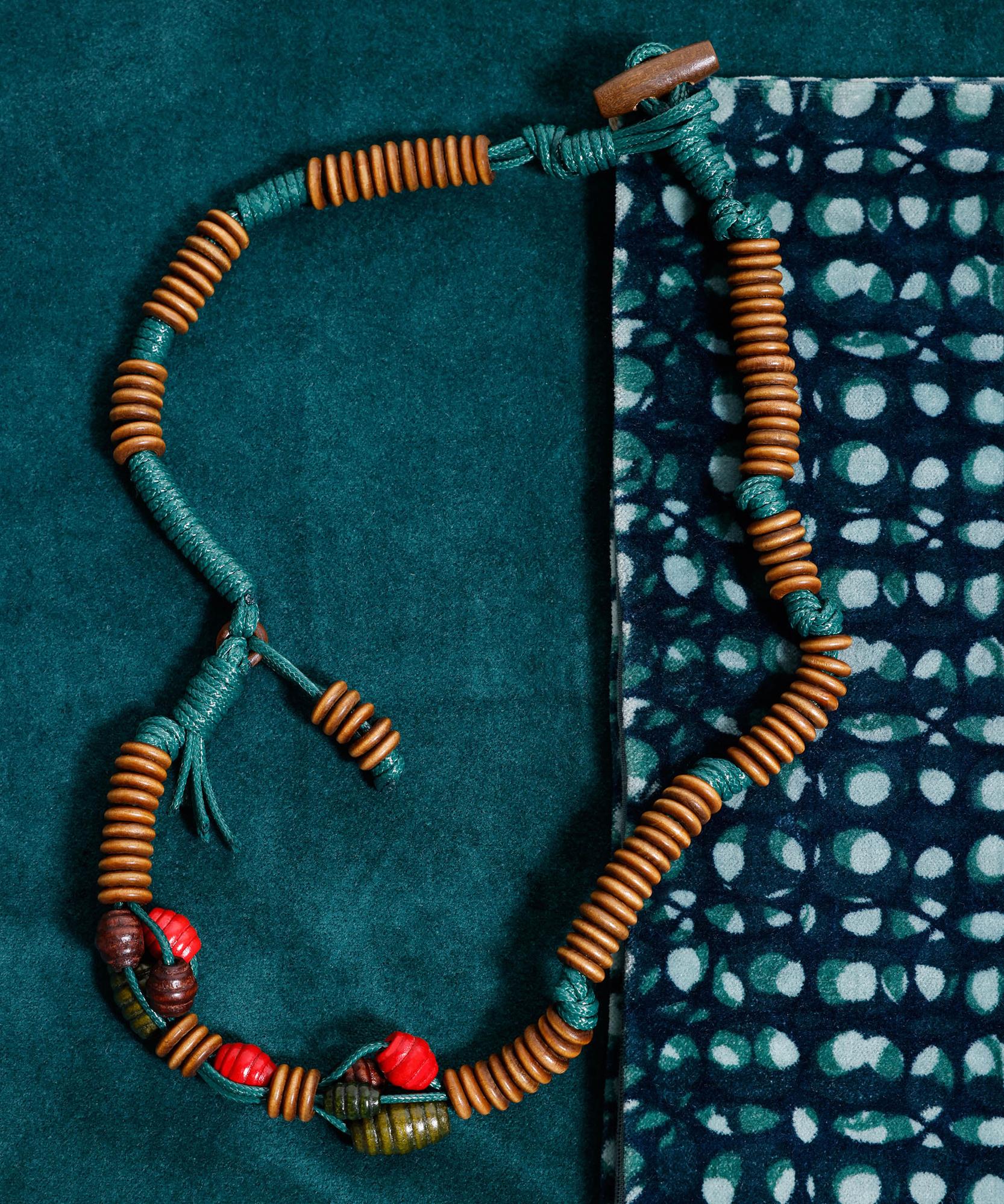 YARGICI Ahşap Boncuklu Uzun Kolye