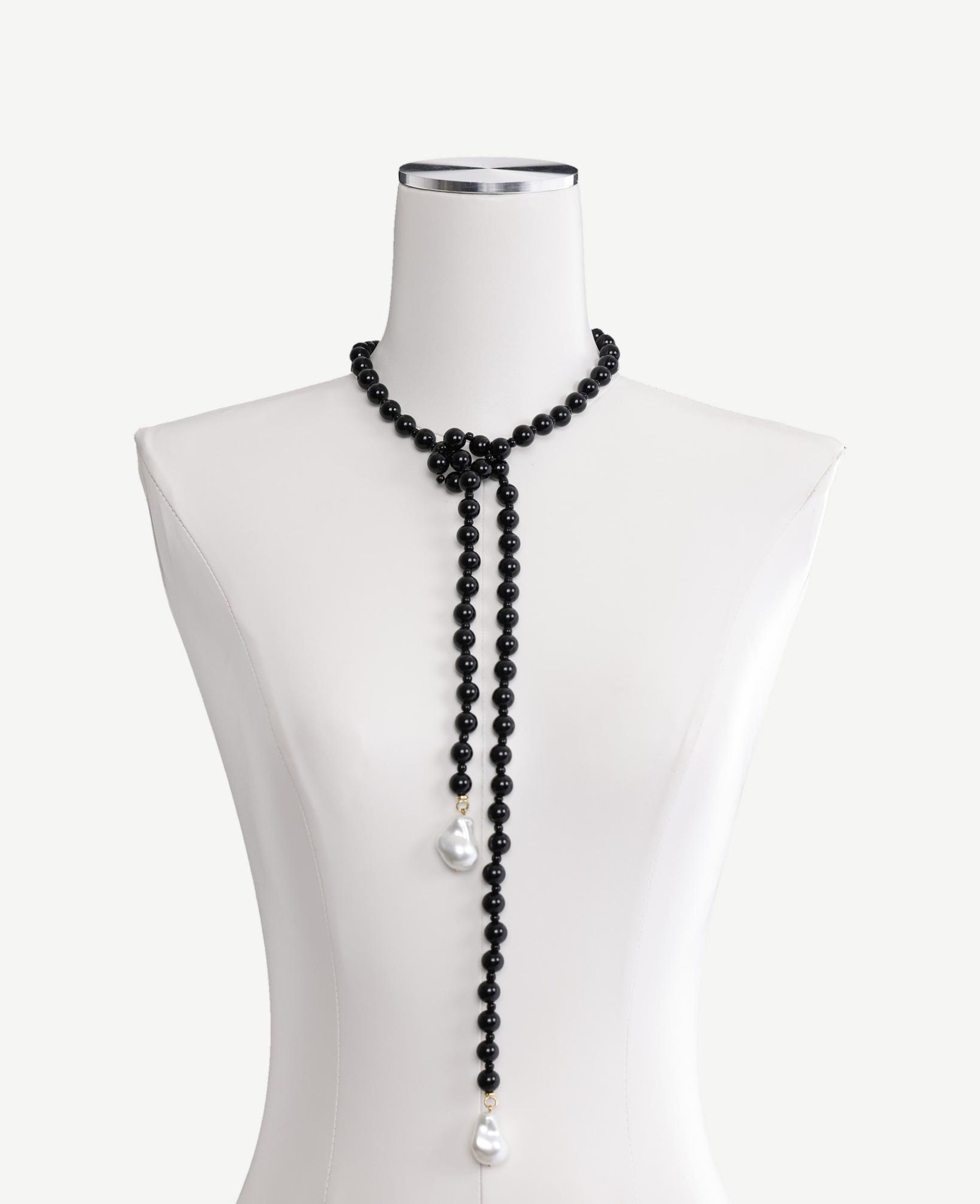 YARGICI Oniks Taşlı Ve Mayorka İncili Uzun Kolye