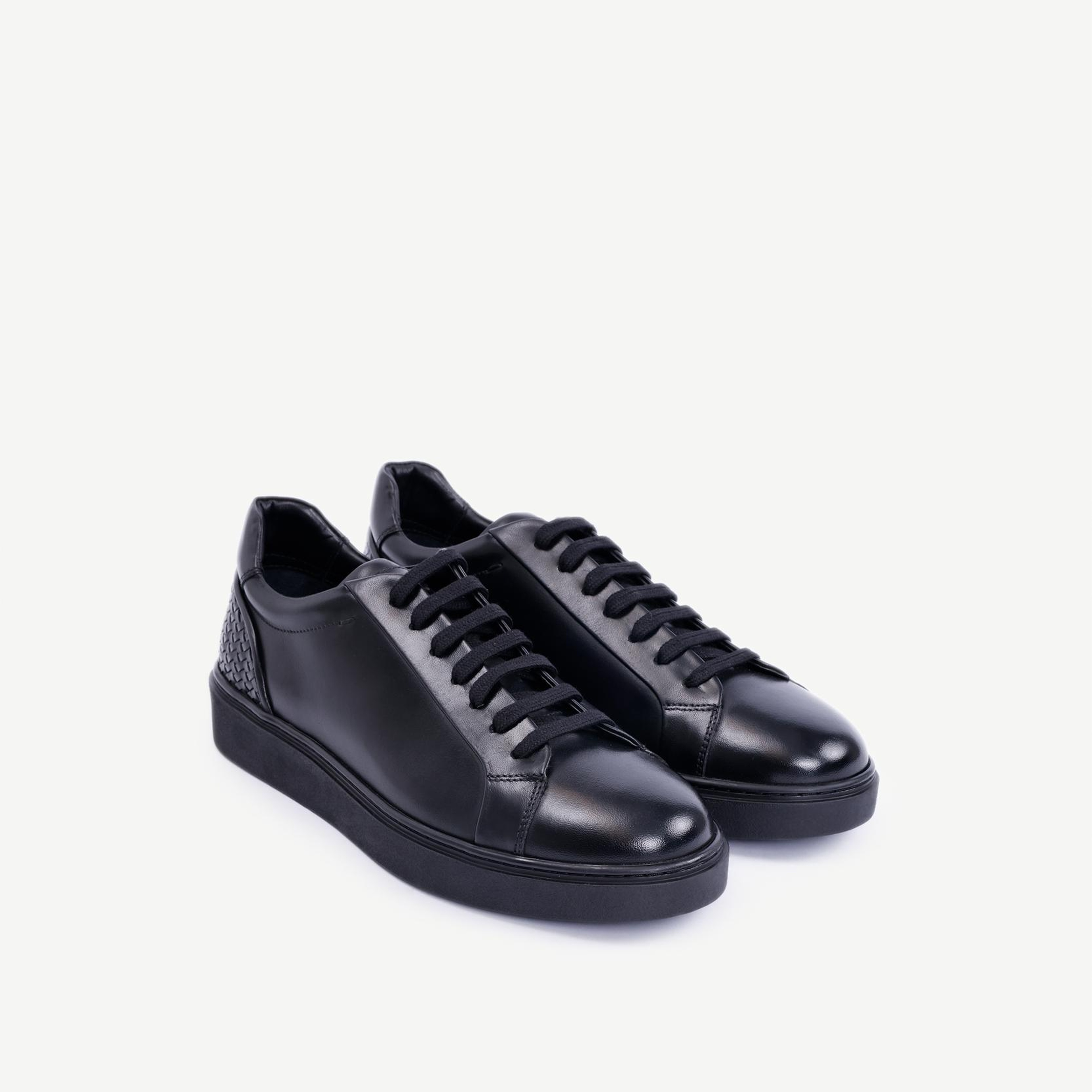 YARGICI Arkası Örgülü Deri Spor Ayakkabı