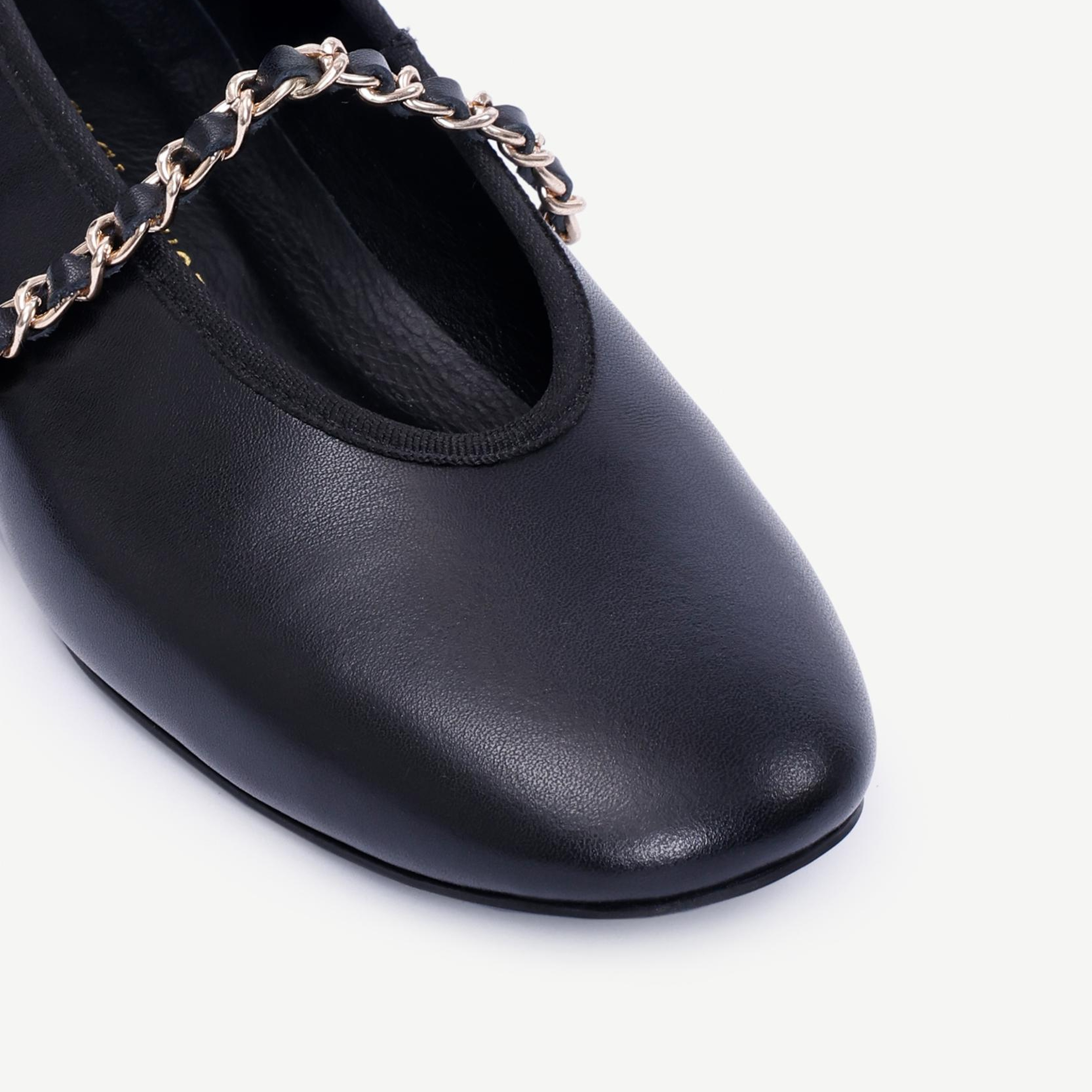 YARGICI Zincir Detaylı Deri Babet