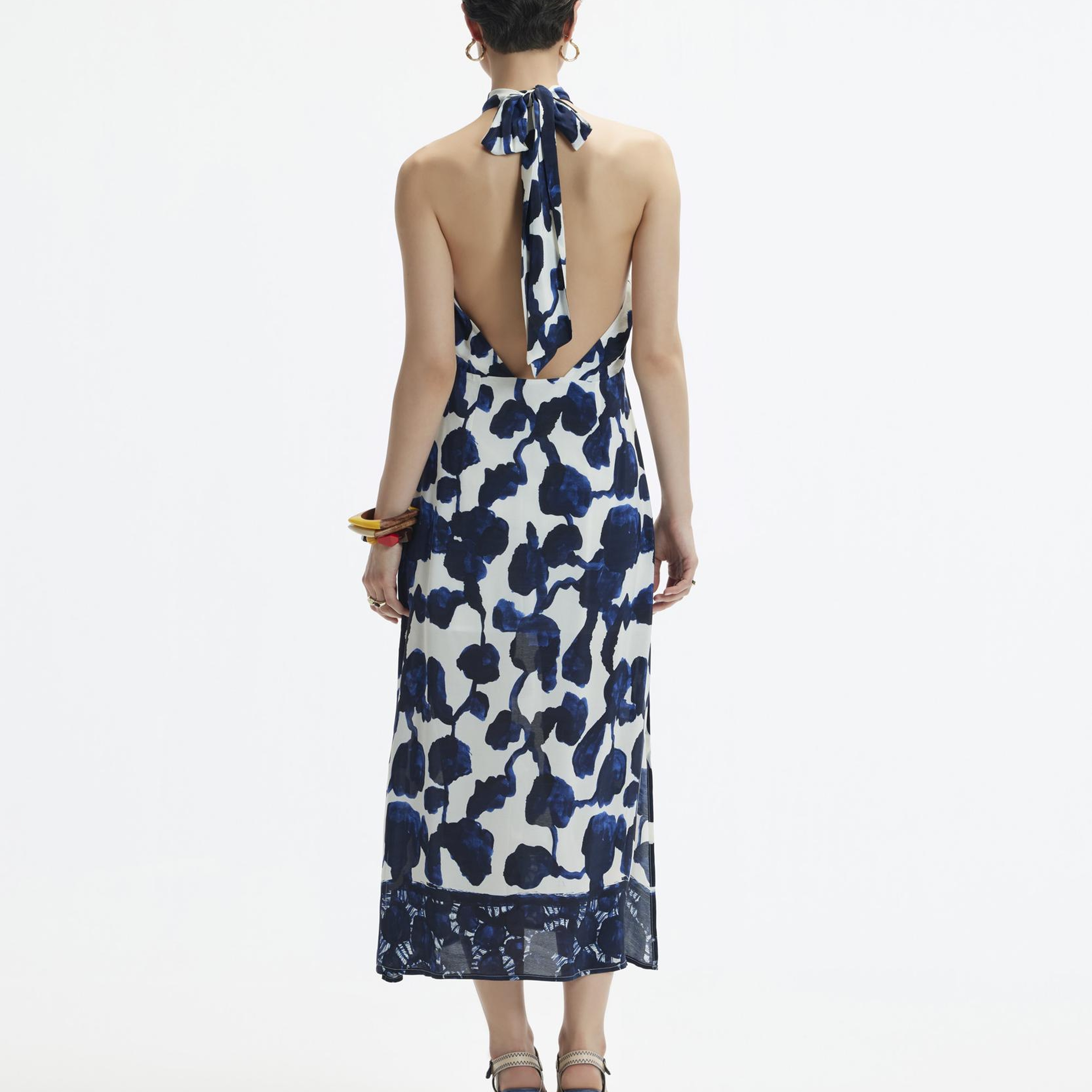 YARGICI Boyundan Bağlamalı Sırtı Açık Uzun Elbise