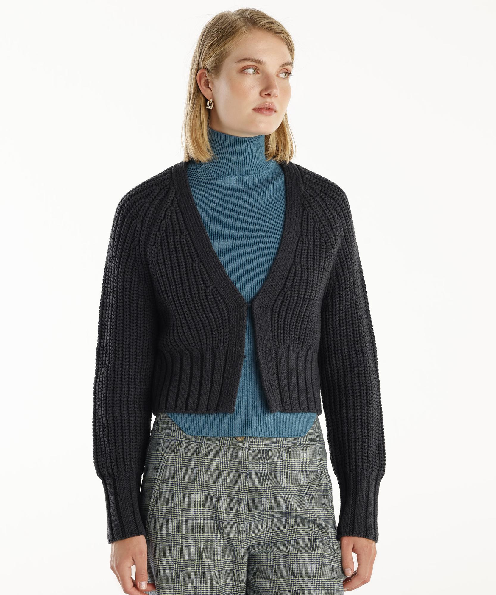 YARGICI V-Yakalı Hırka