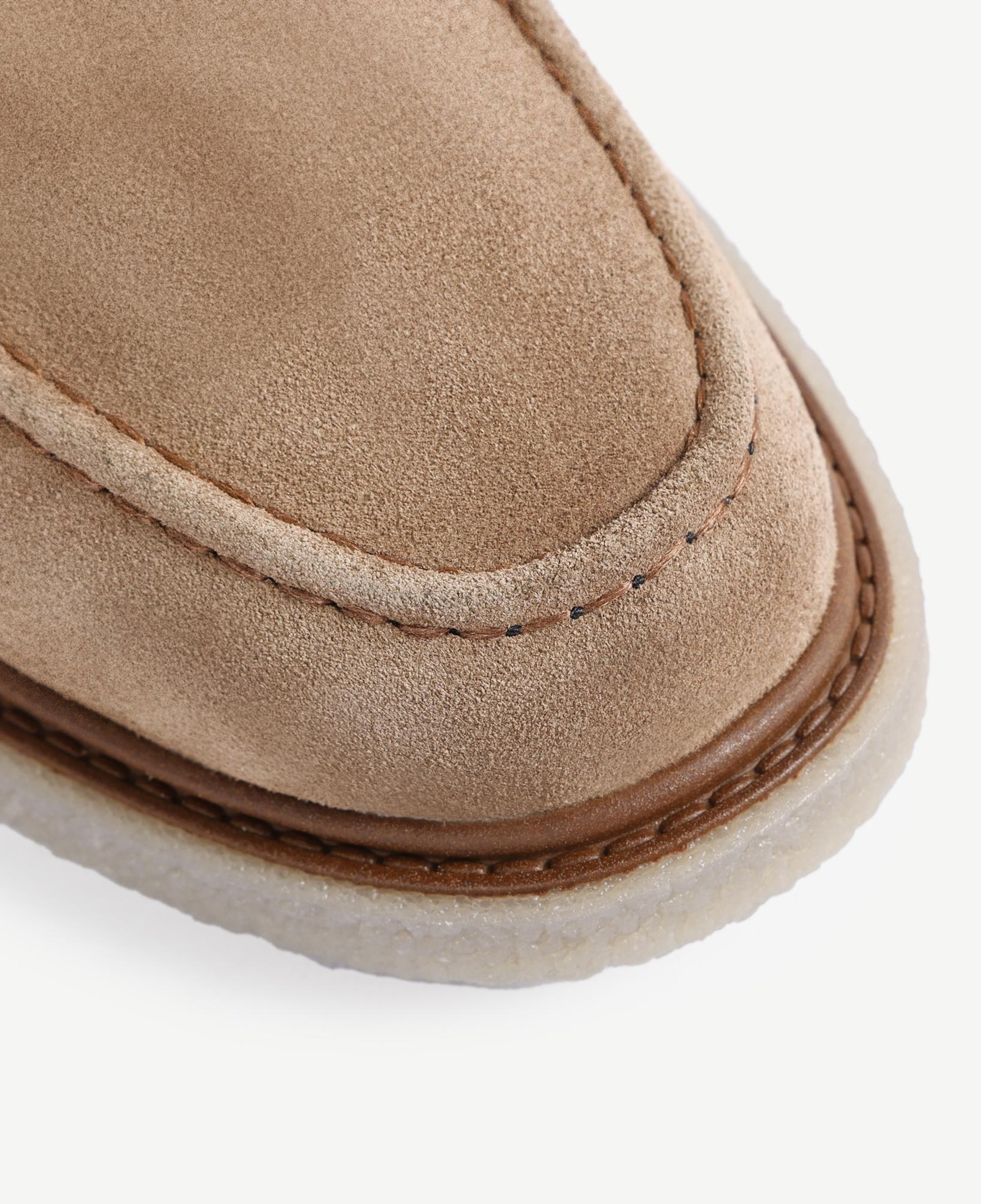 YARGICI Retro Görünümlü Lastikli Bot