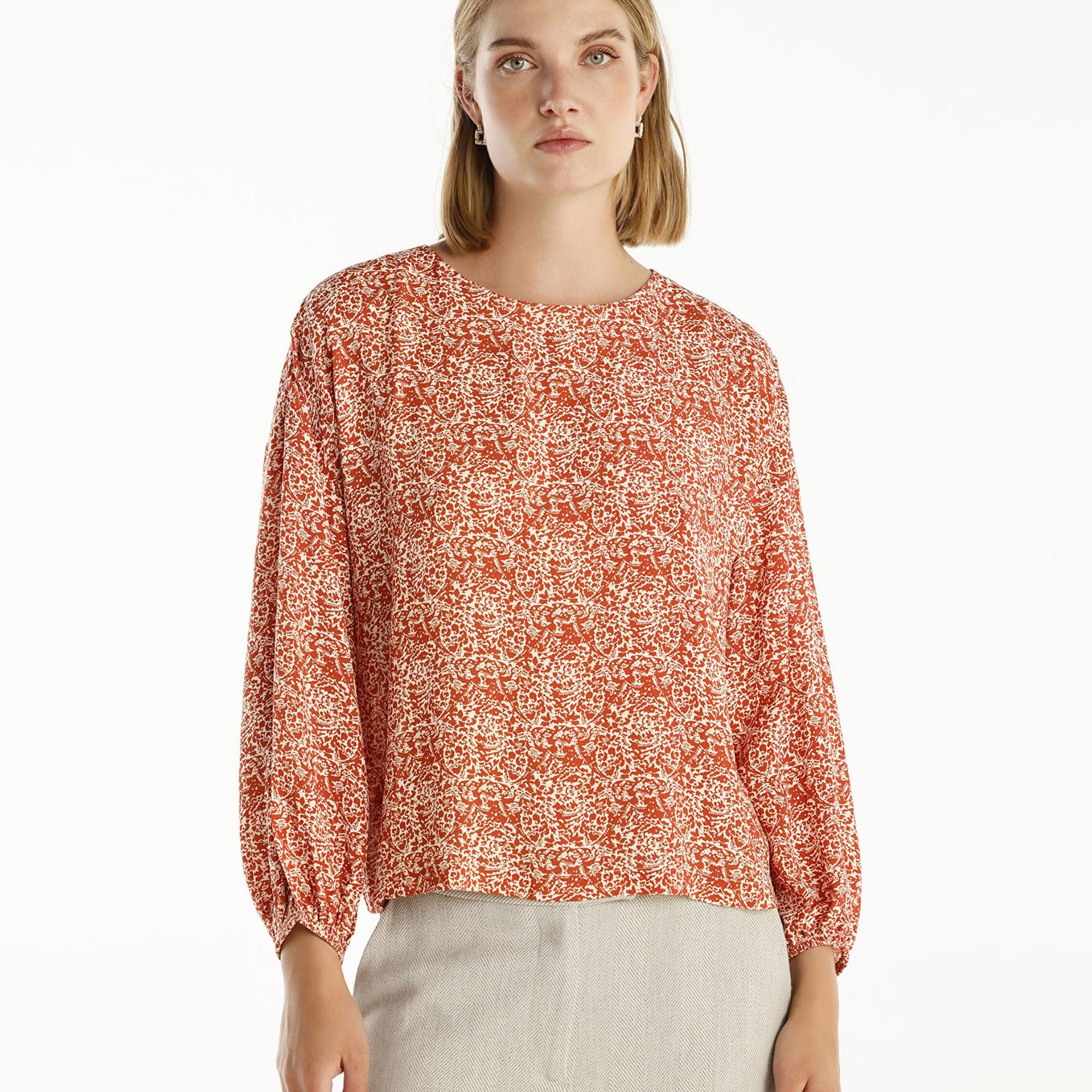 YARGICI Arka Detaylı Bluz