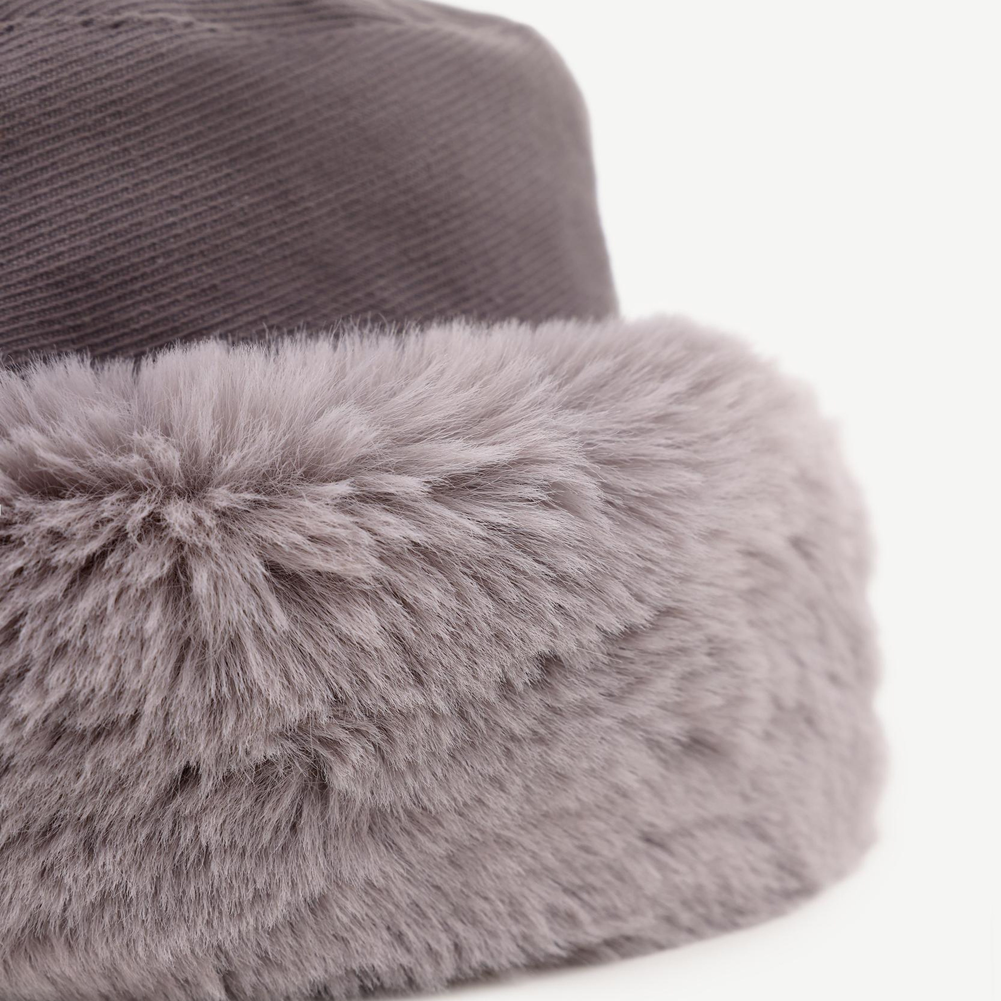 YARGICI Kürk Detaylı Bucket Şapka