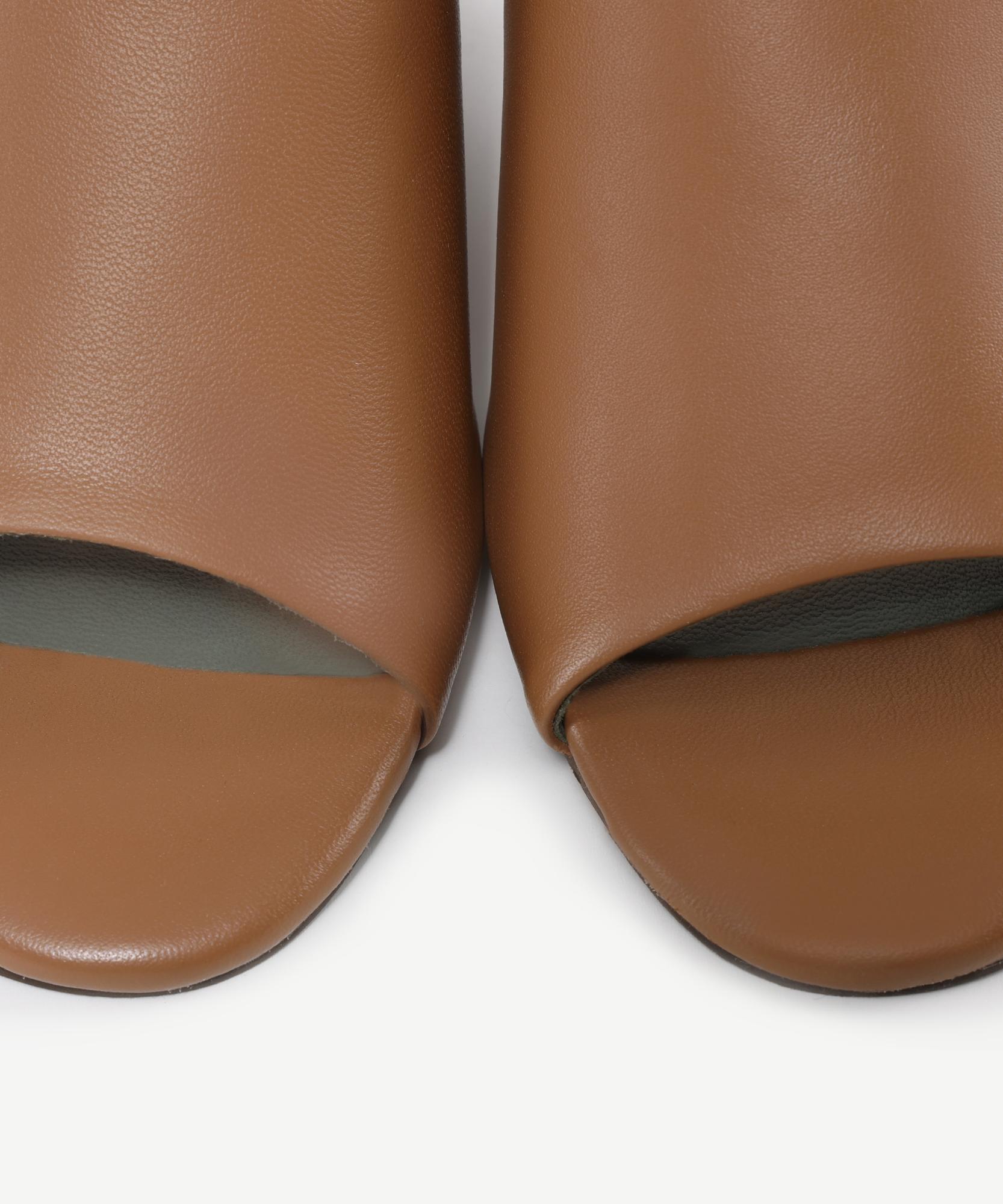 YARGICI Yumuşak Deri Topuklu Terlik