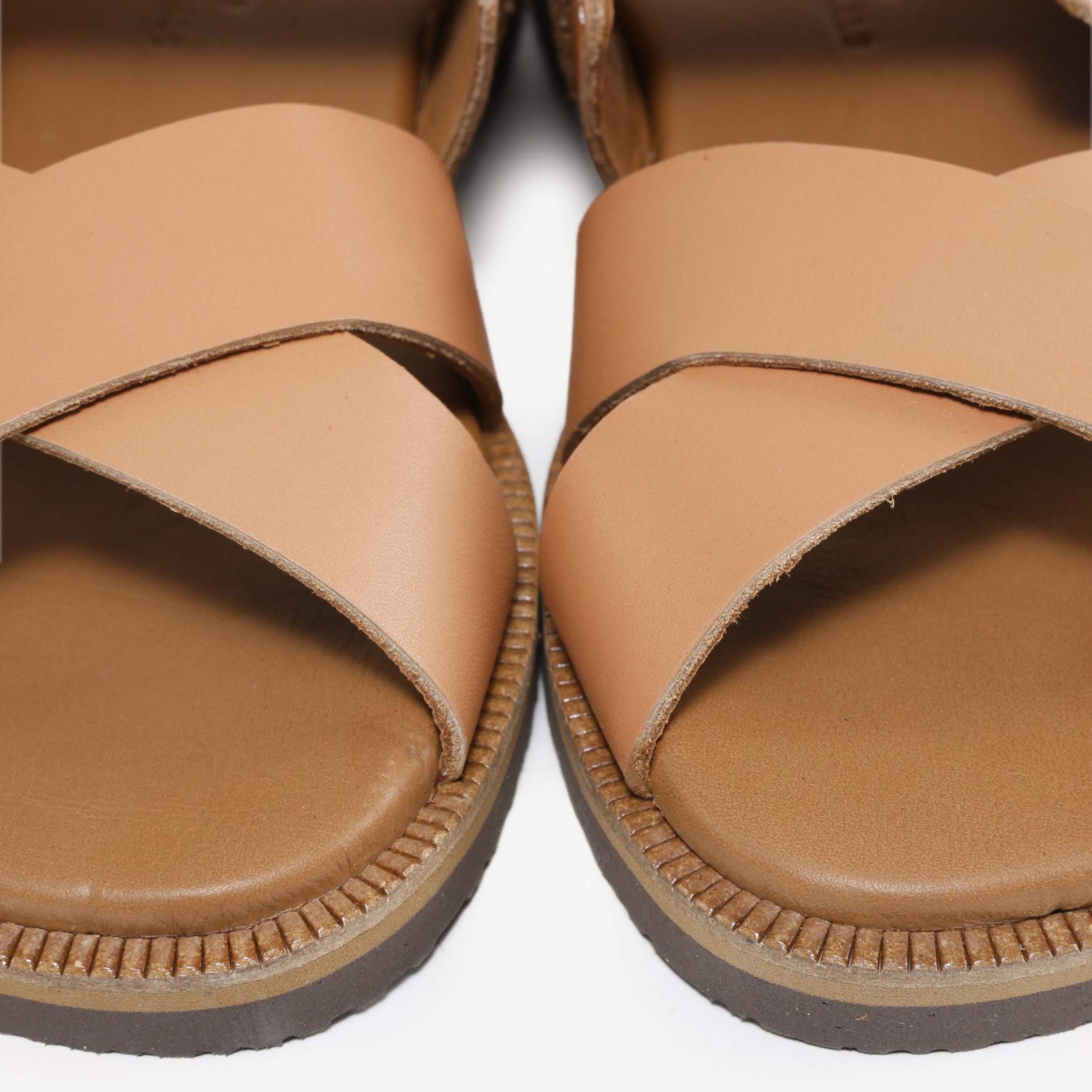 YARGICI Çapraz Deri Sandalet