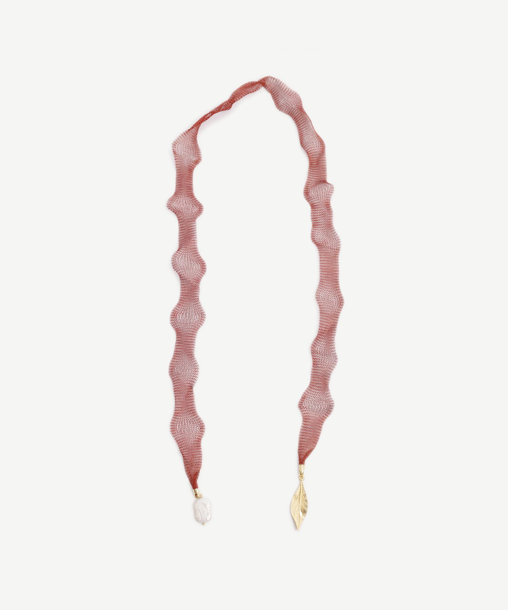 YARGICI Kurdele Detaylı Kolye