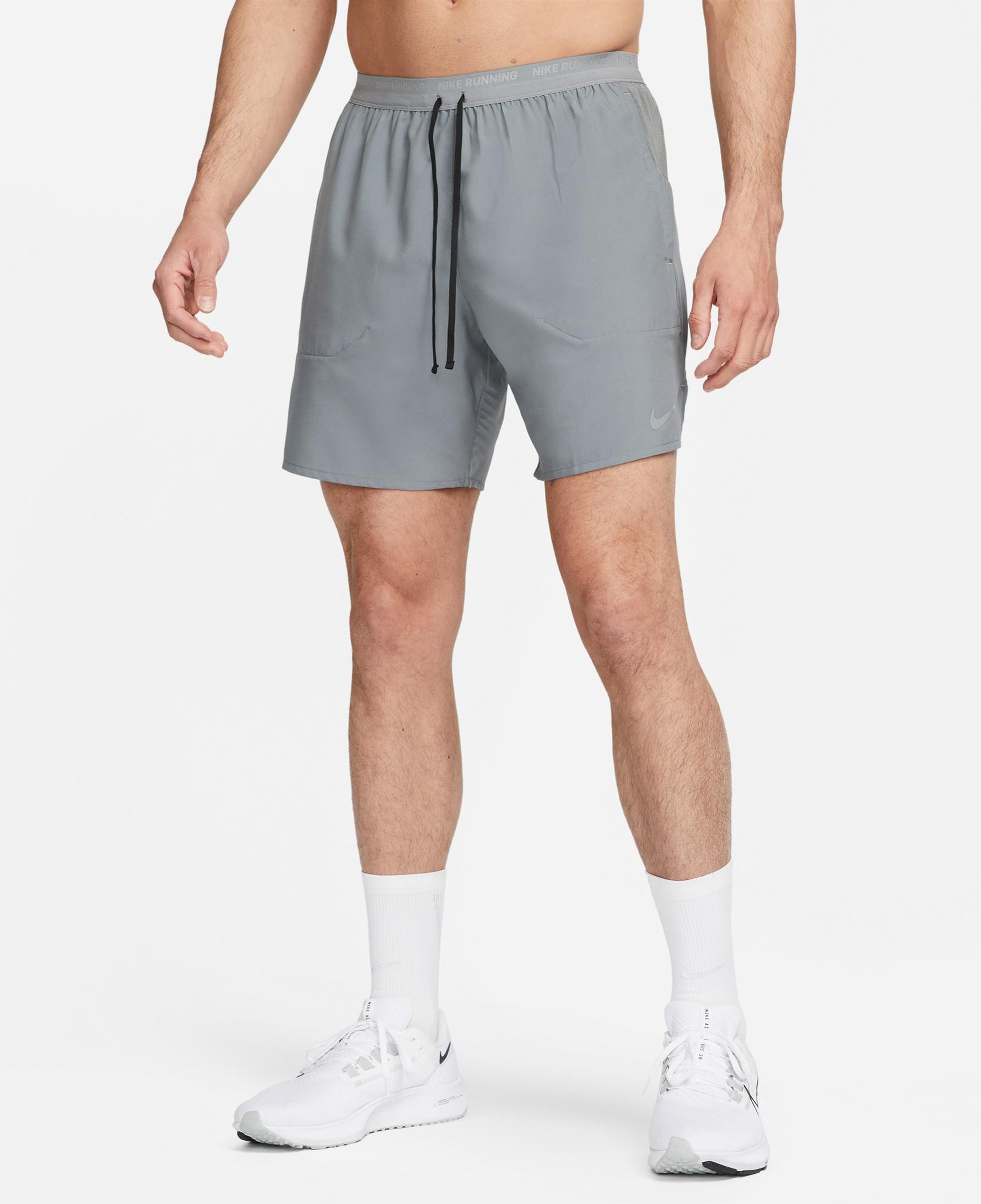 Nike Dri-Fit Stride 7 İnç Bf Erkek Gri Şort