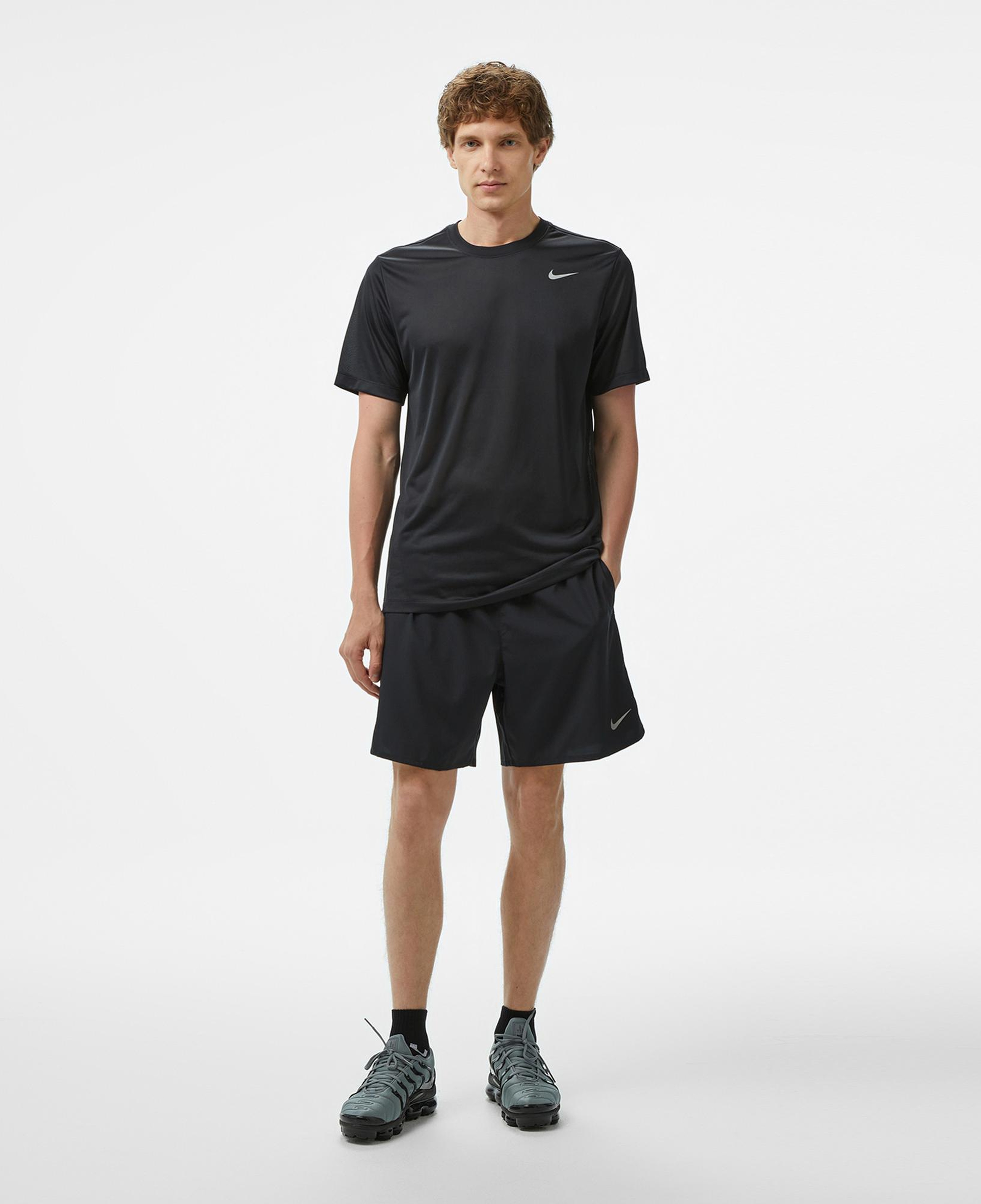 Nike Dri-Fit Challenger 18cm Erkek Siyah Şort