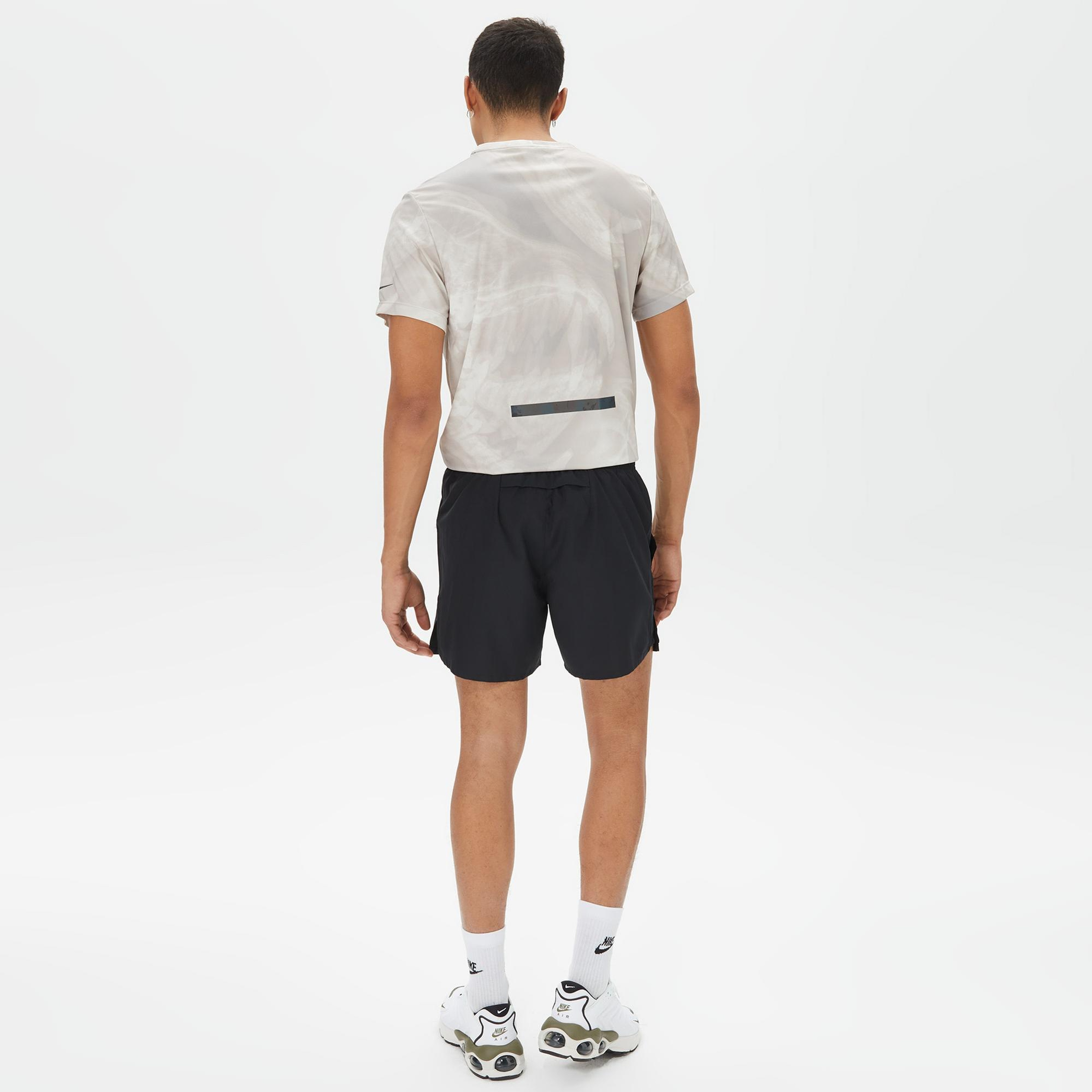 Nike Dri-Fit Challenger Erkek Siyah Şort