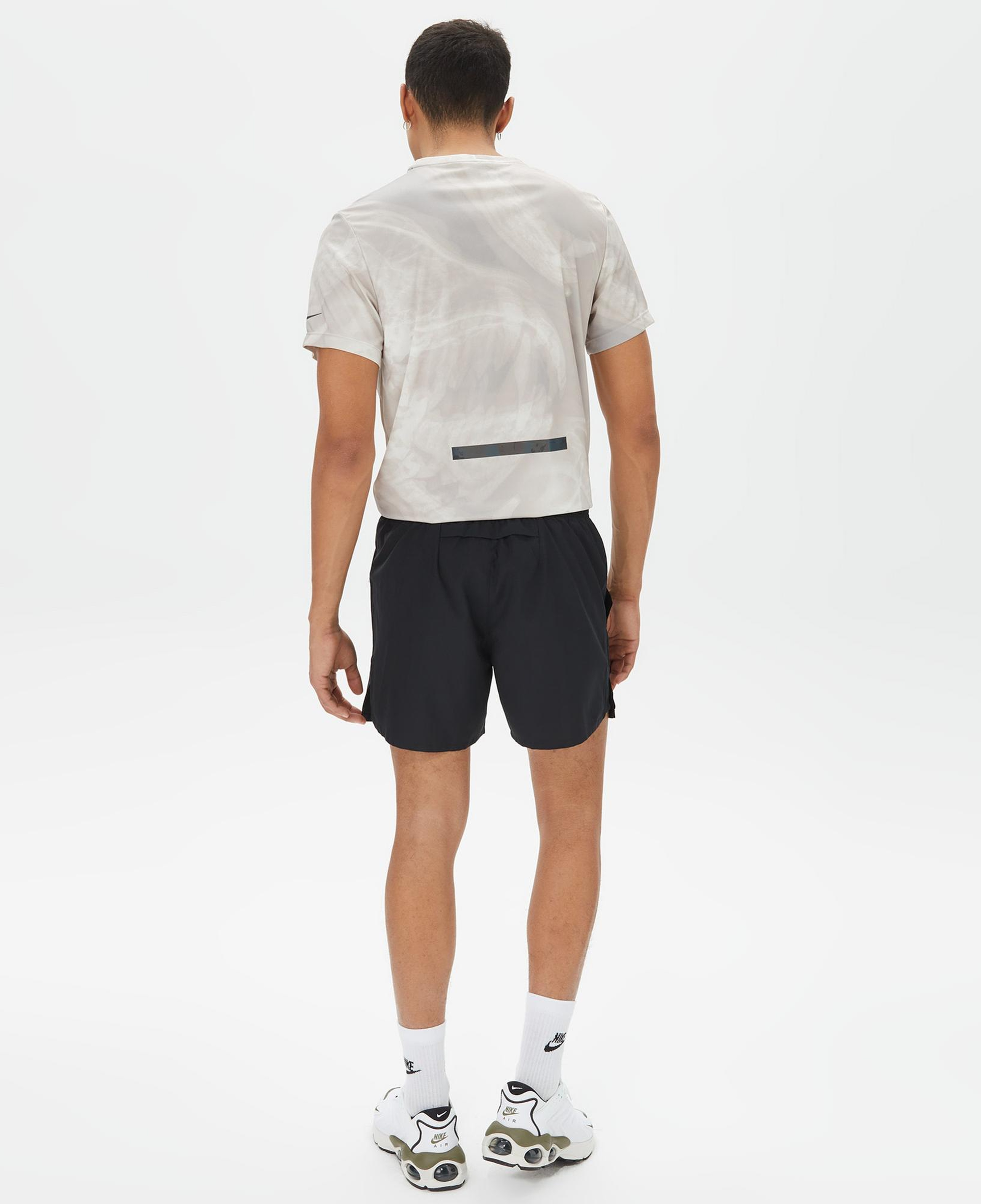 Nike Dri-Fit Challenger Erkek Siyah Şort